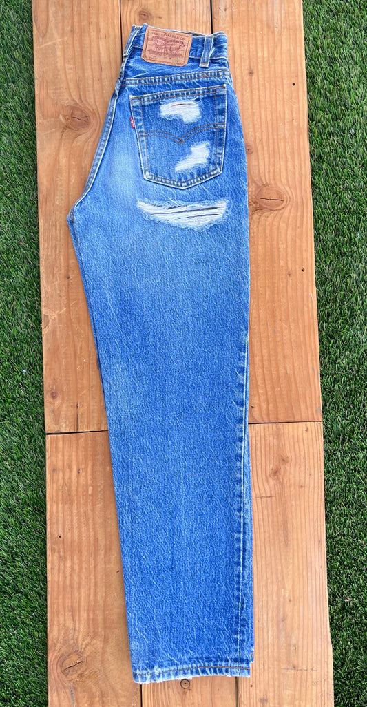 W23 501 Vintage Levi's Butt Rip Jean