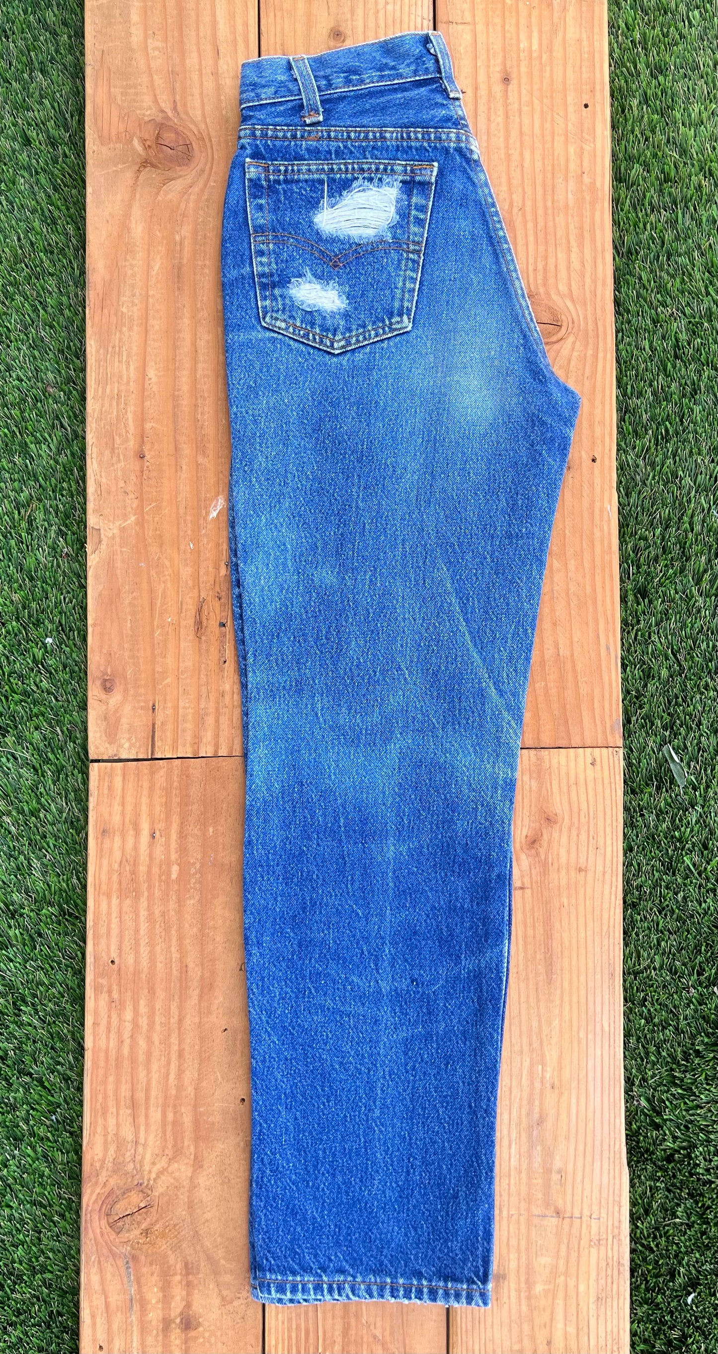 W24 501 Vintage Levi's Butt Rip Jean