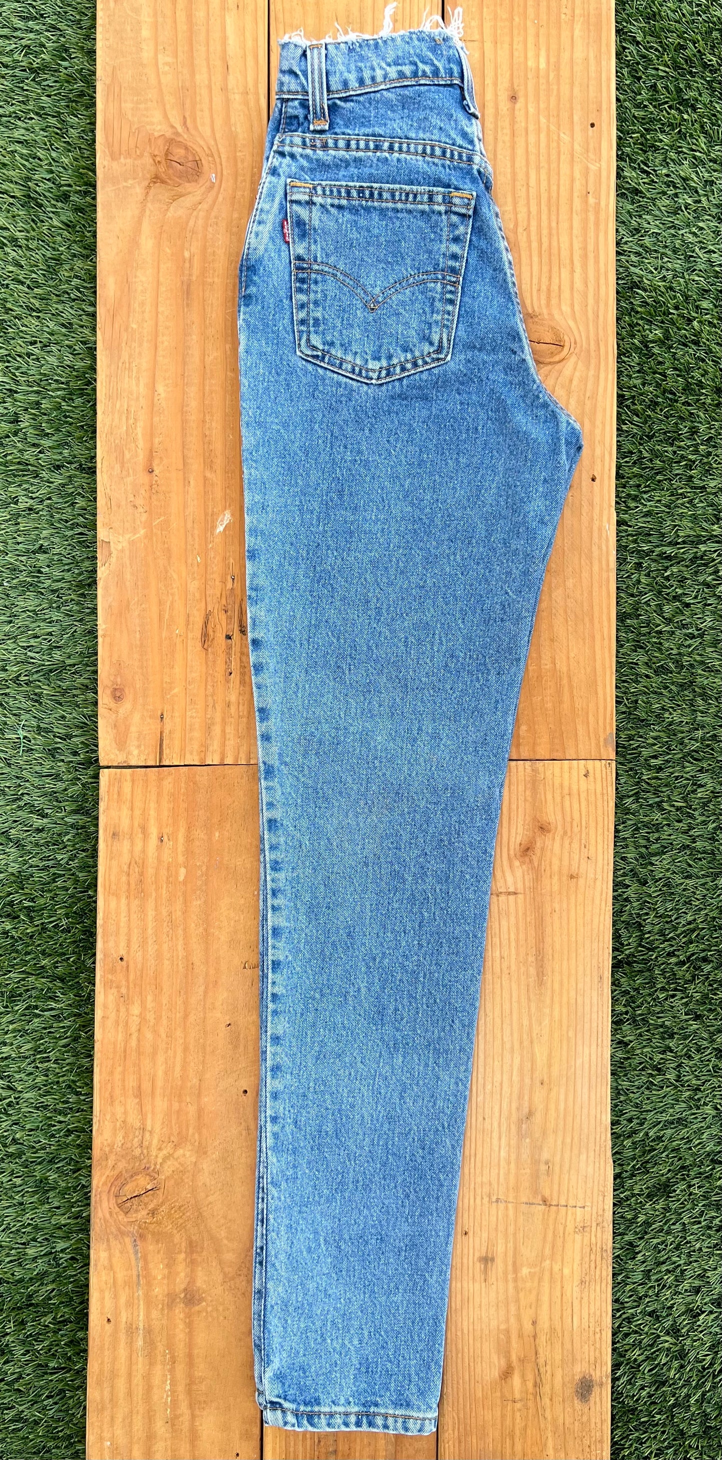W24 512 Vintage Levi's Plain Jean