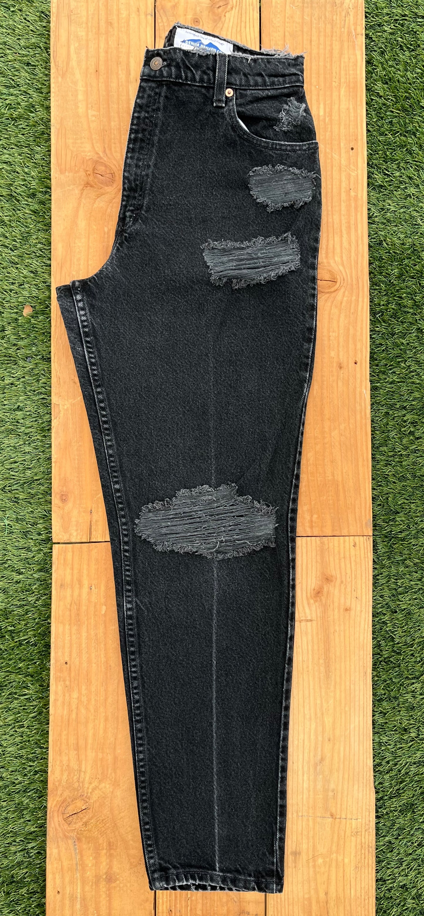 W32 551 Vintage Levi's Butt Rip Jean