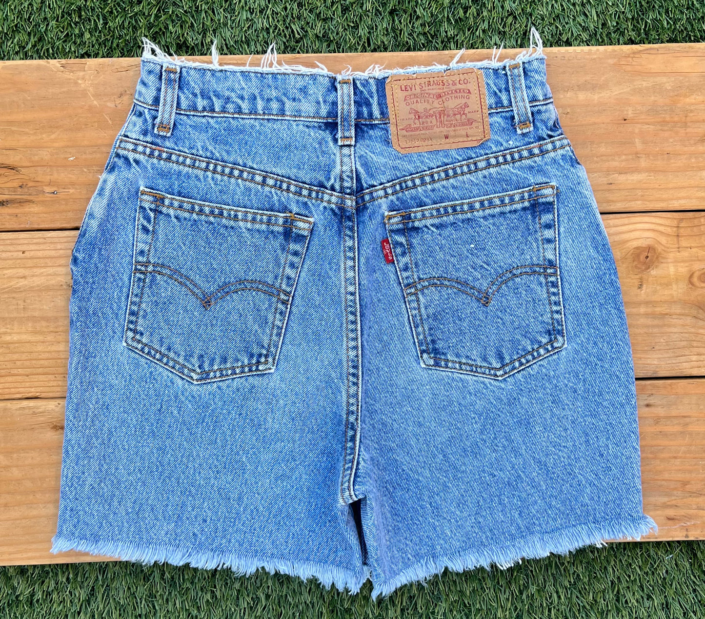 W27 512 Vintage Levi's Plain Short