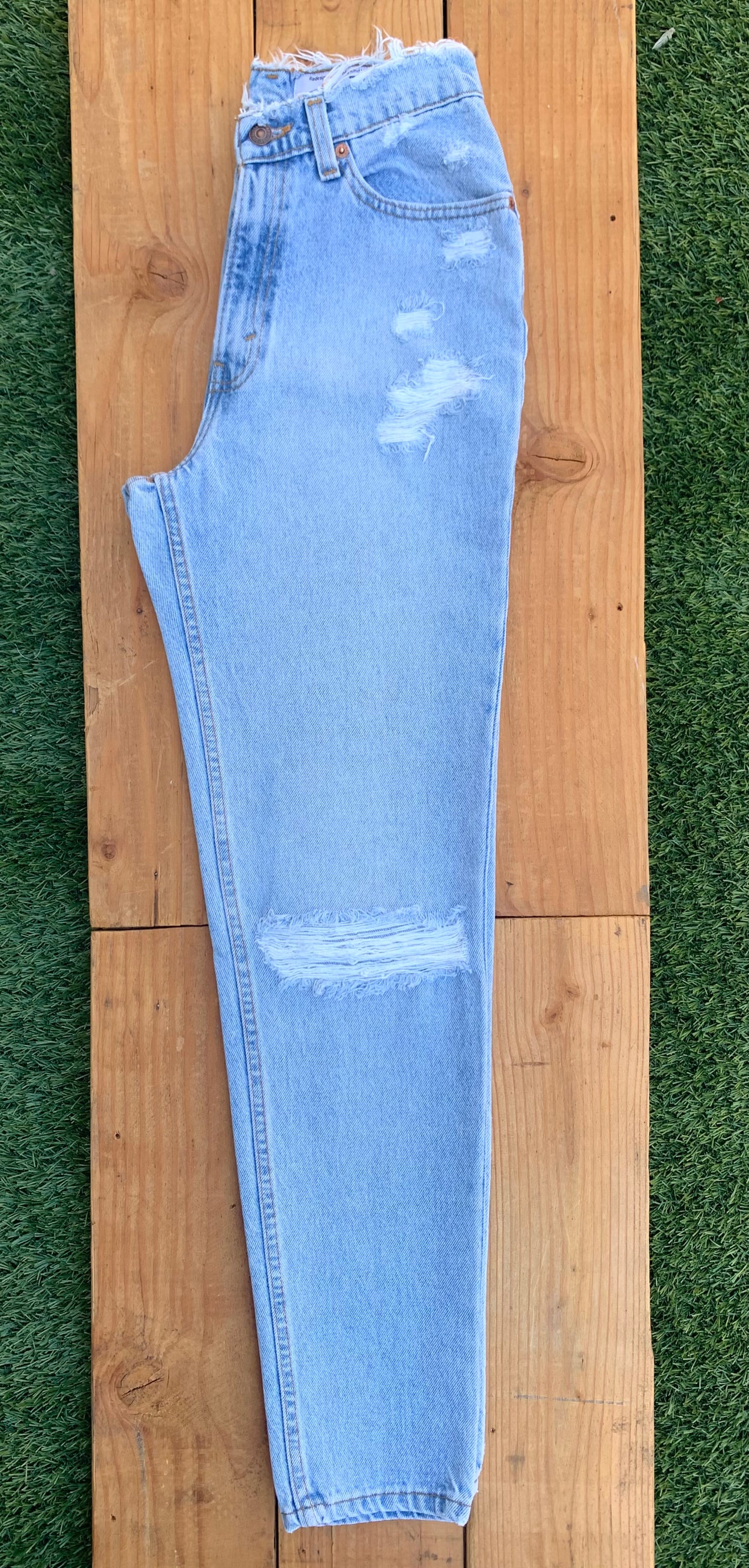 W26 512 Vintage Levi's Butt Rip Jean