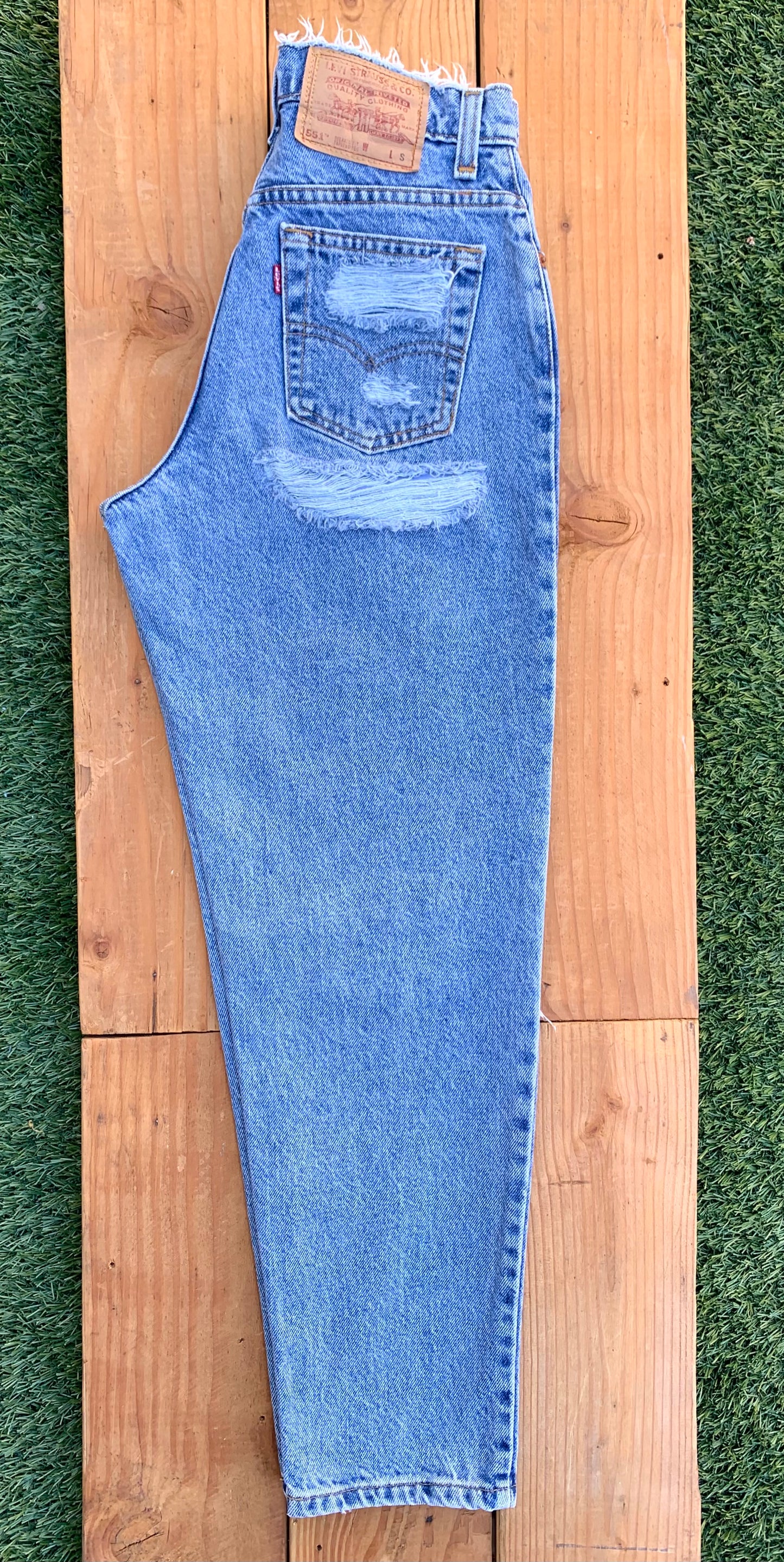 W26 551 Vintage Levi's Butt Rip Jean
