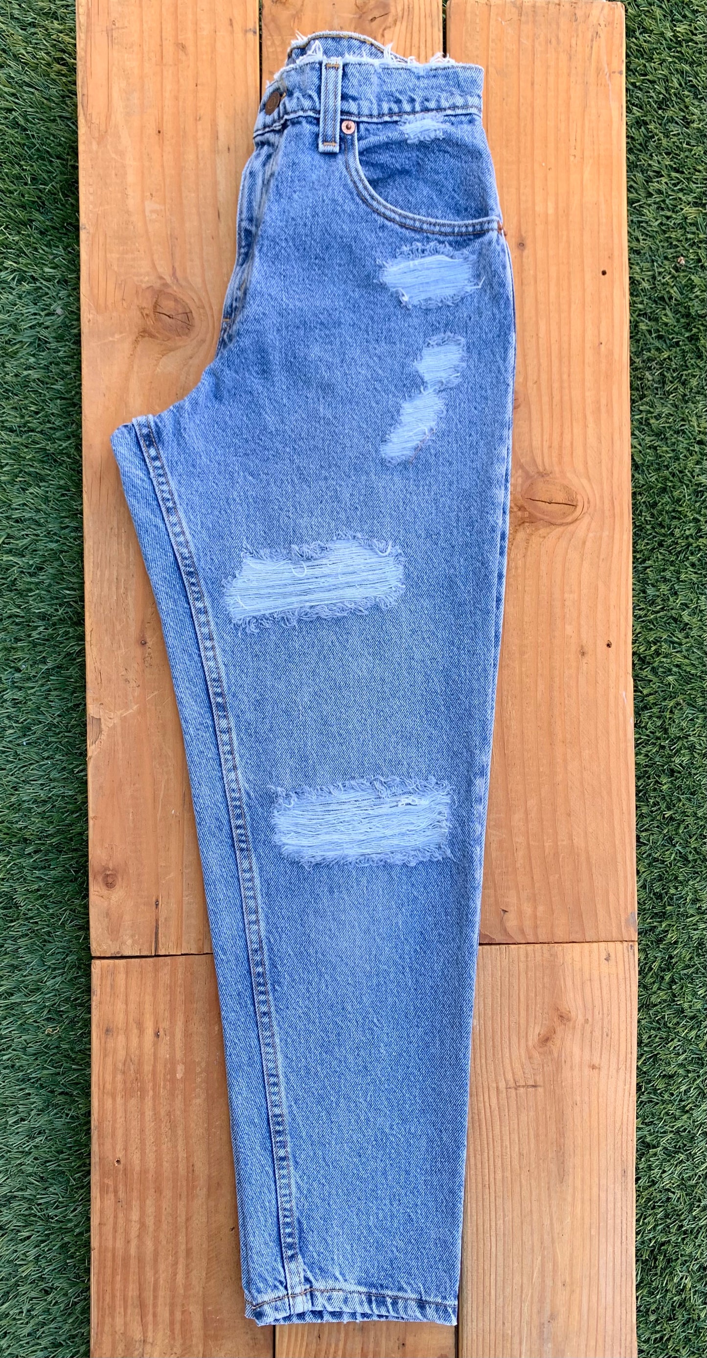 W26 551 Vintage Levi's Butt Rip Jean