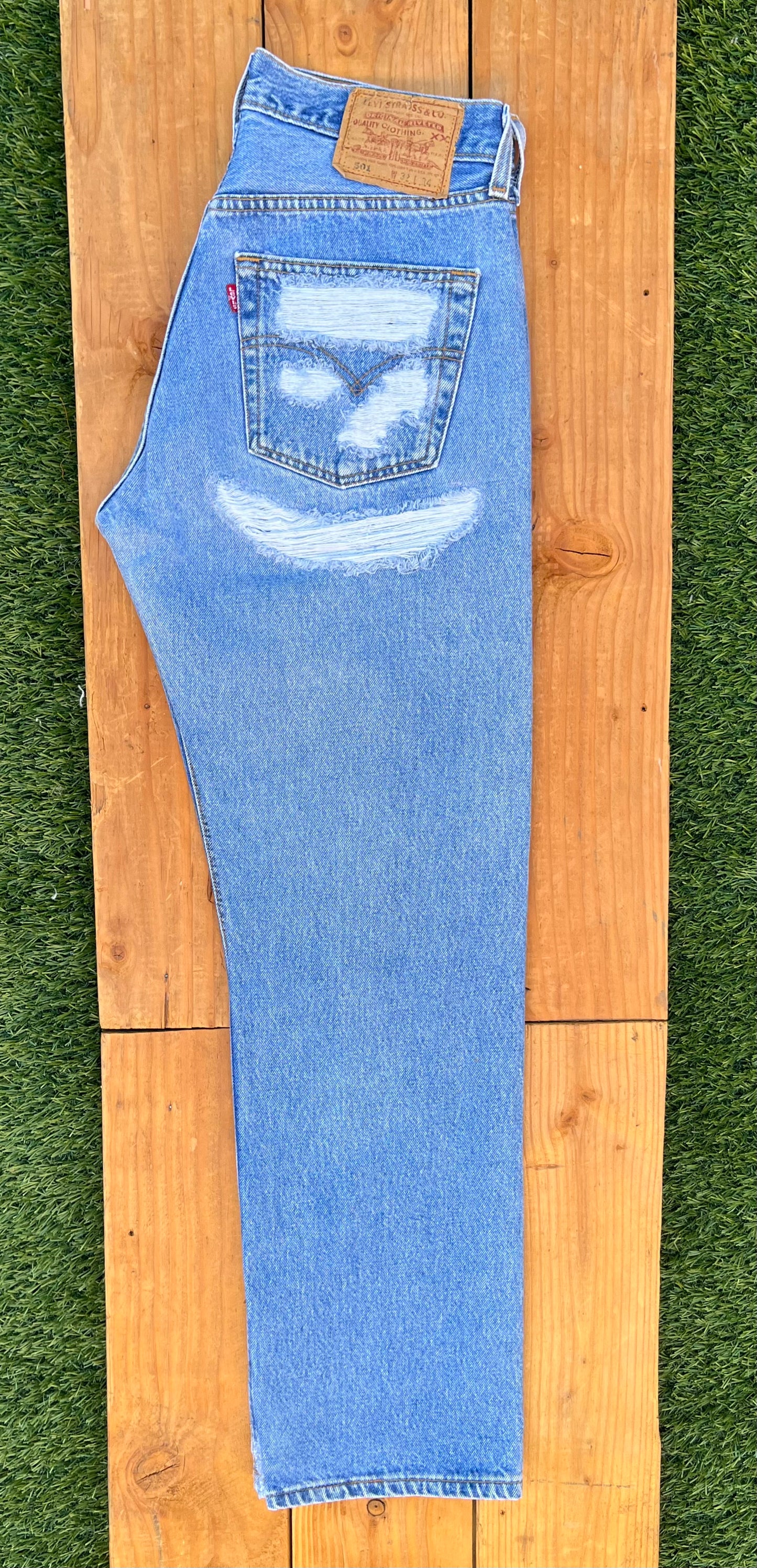 W30 501 Vintage Levi's Butt Rip Jean