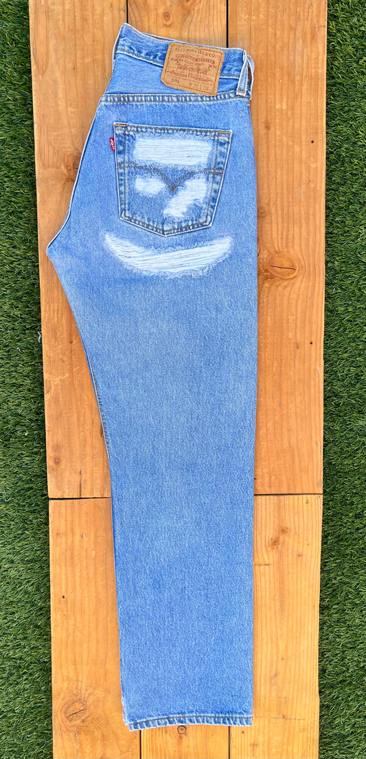W30 501 Vintage Levi's Butt Rip Jean