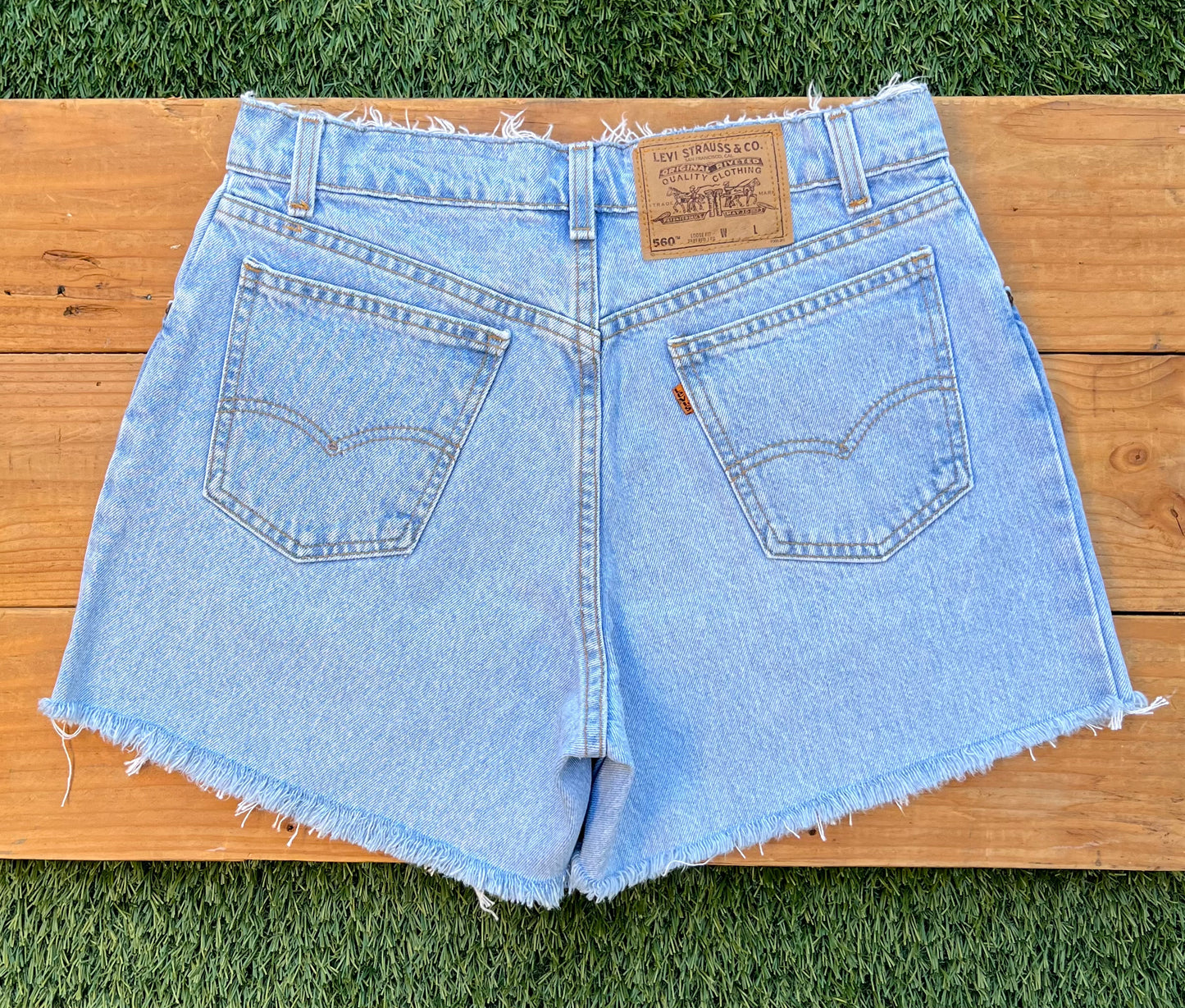 W31 560 Vintage Levi's Plain Short