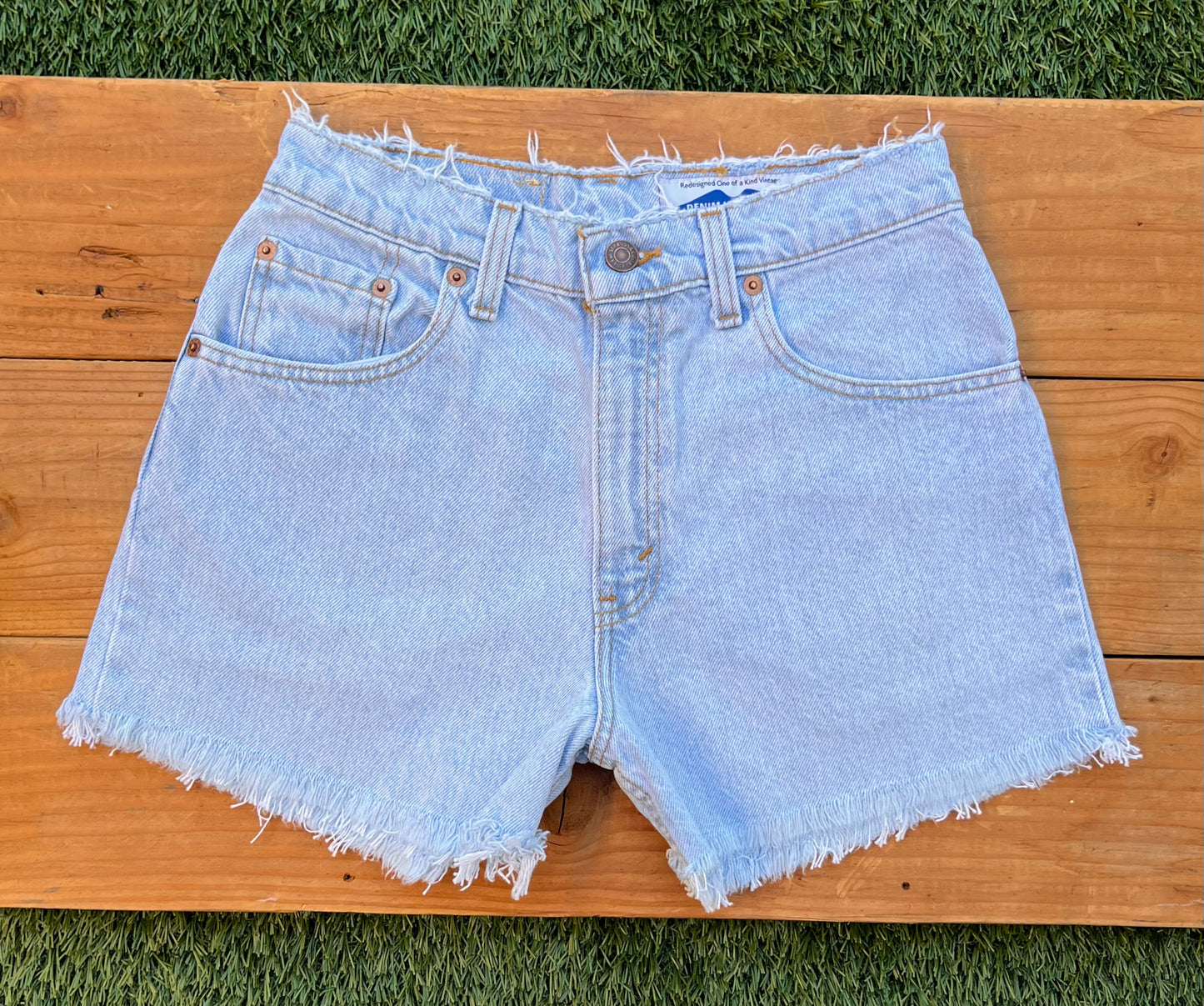 W27 550 Vintage Levi's Plain Short