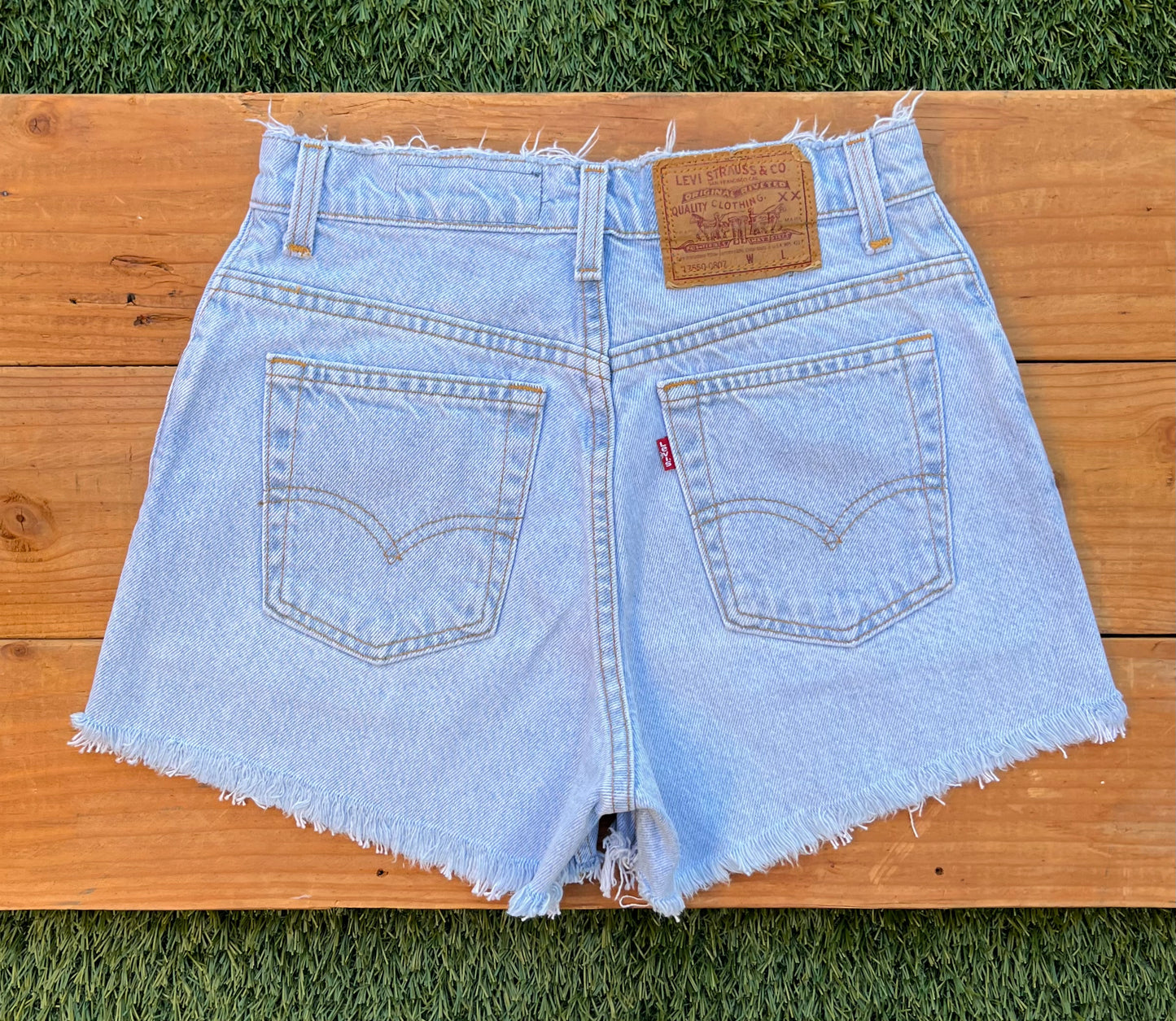 W27 550 Vintage Levi's Plain Short
