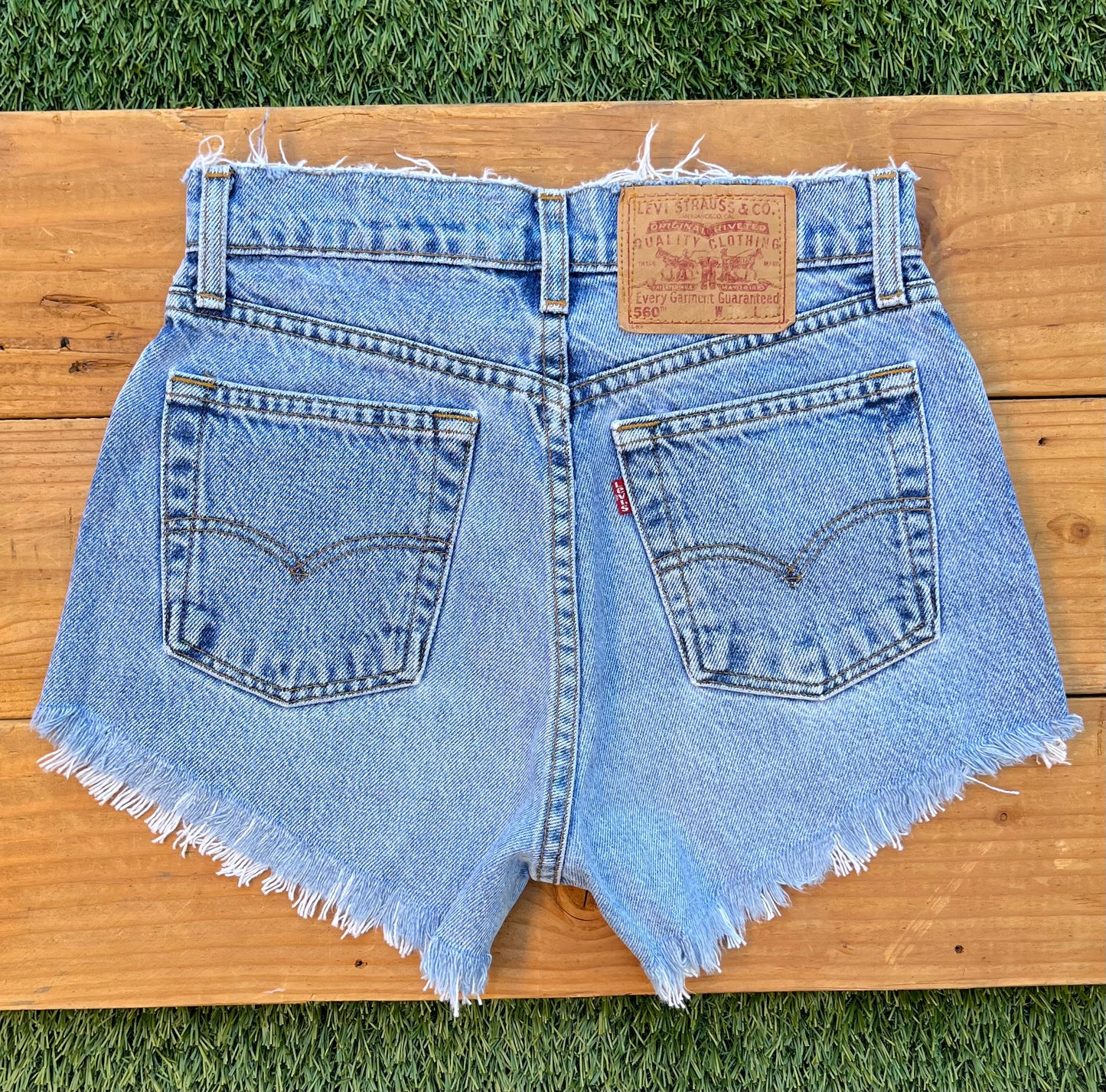 W26 560 Vintage Levi's Plain Short