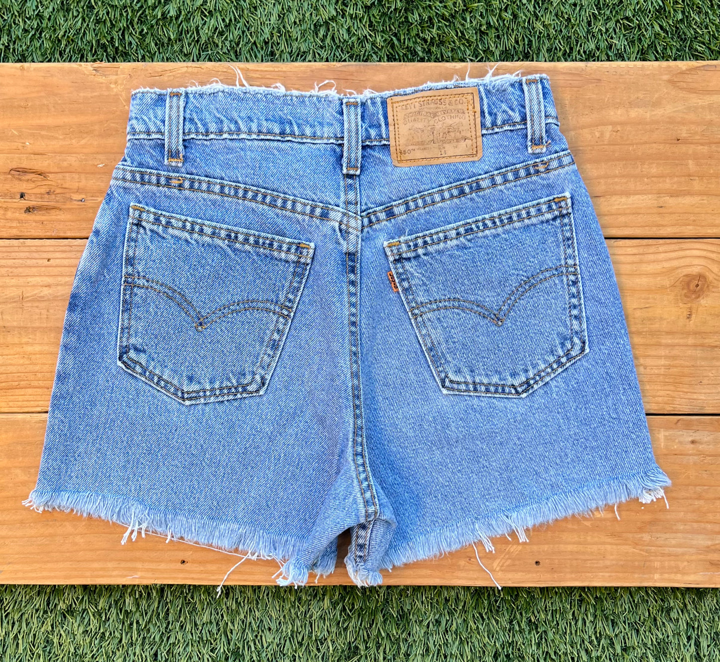 W26 550 Vintage Levi's Plain Short