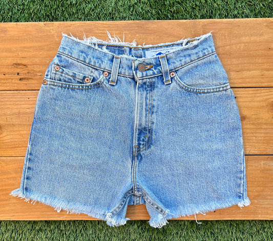 W25 512 Vintage Levi's Plain Short