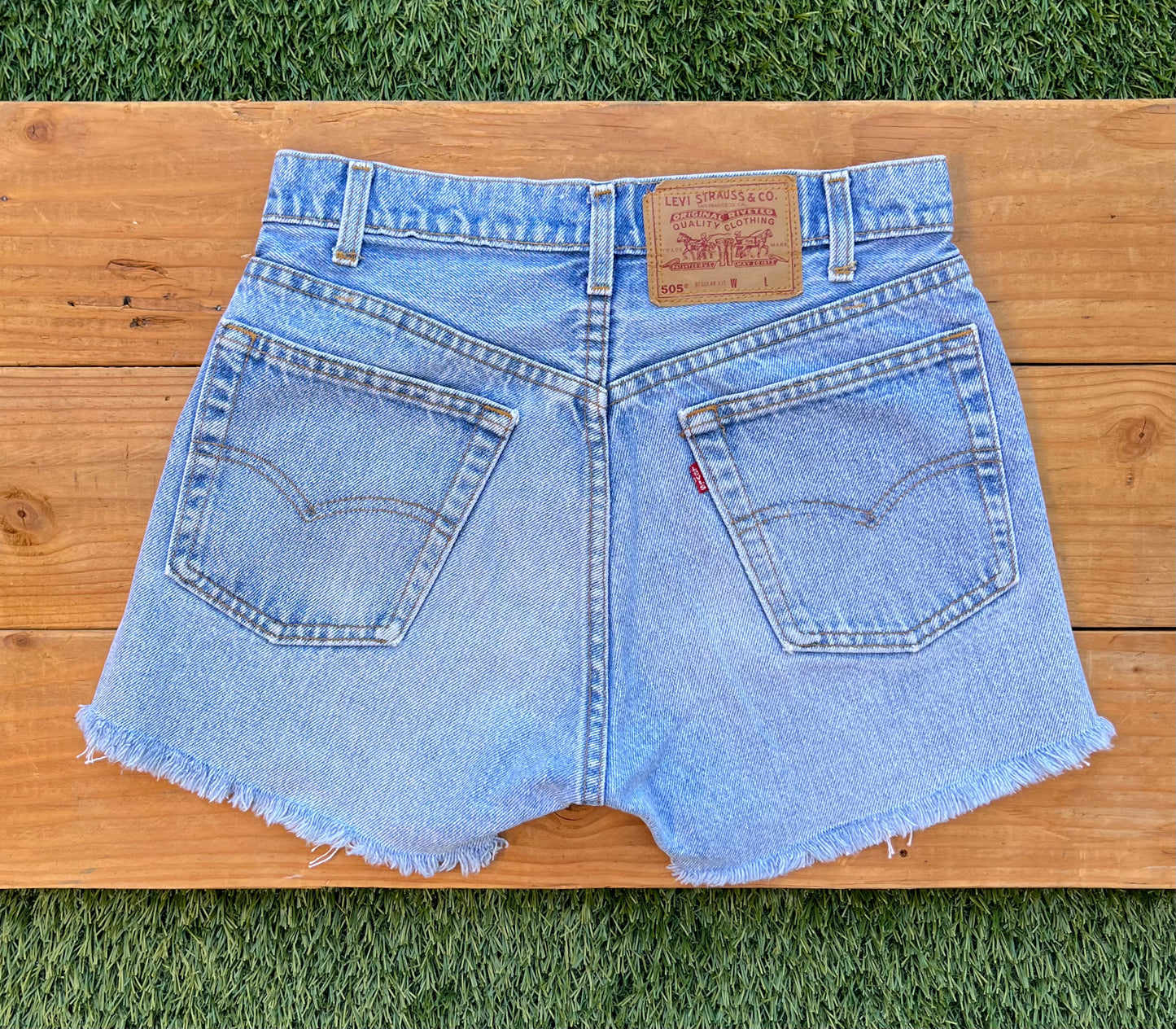 W26 505 Vintage Levi's Plain Short