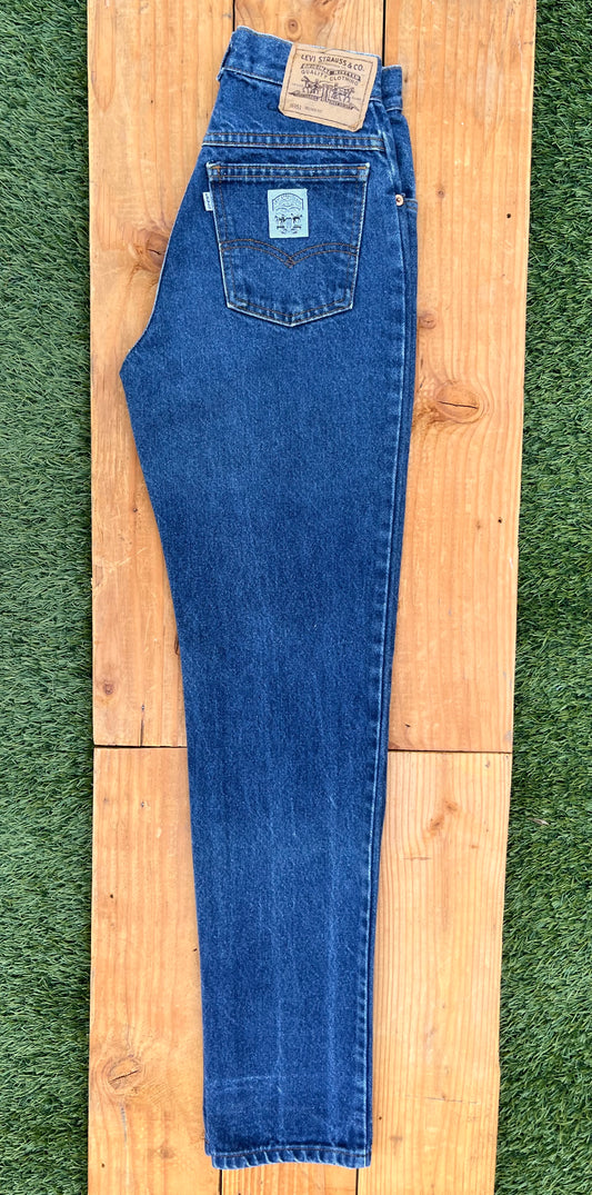 W25 Vintage Levi's White Tab Jean