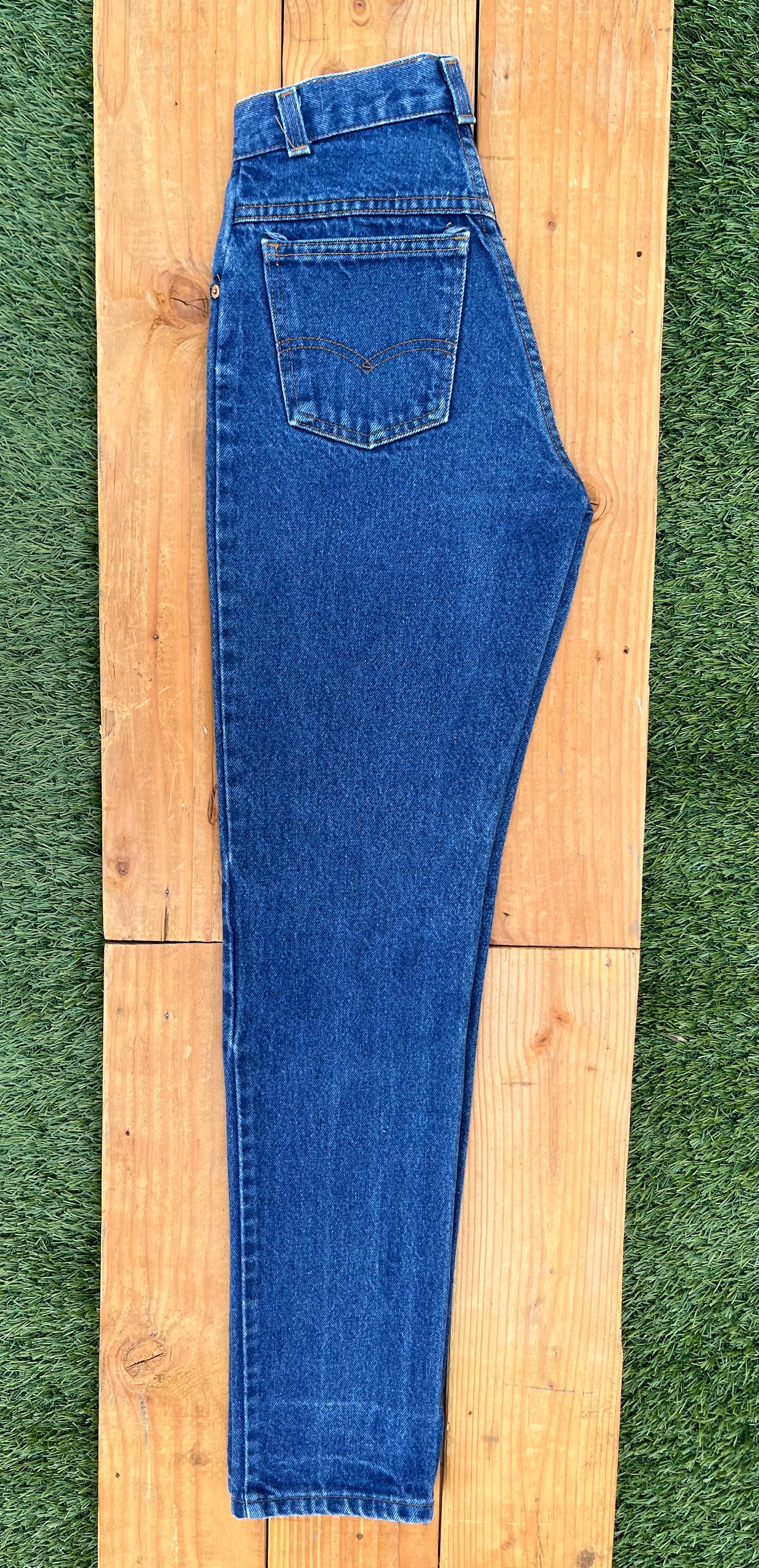 W25 Vintage Levi's White Tab Jean