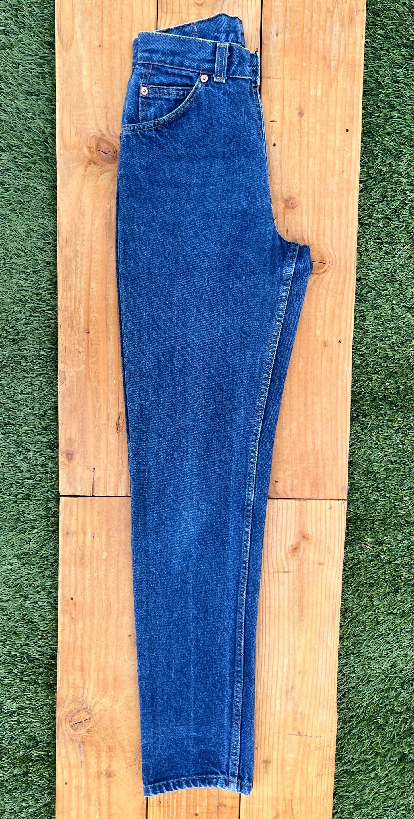 W25 Vintage Levi's White Tab Jean