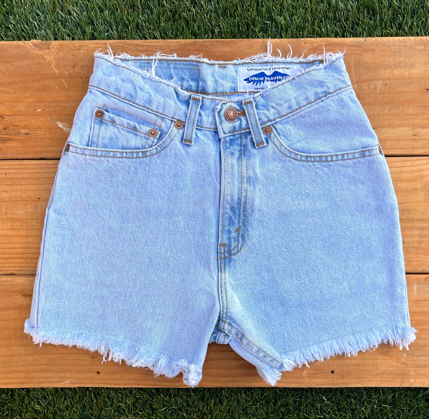 W24 512 Vintage Levi’s Plain Short