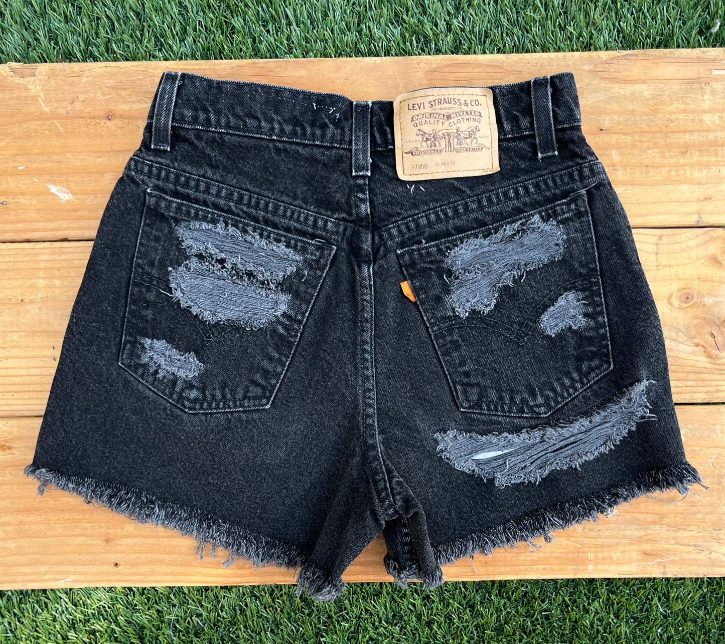 W27 Vintage Levi’s Butt Rip Short