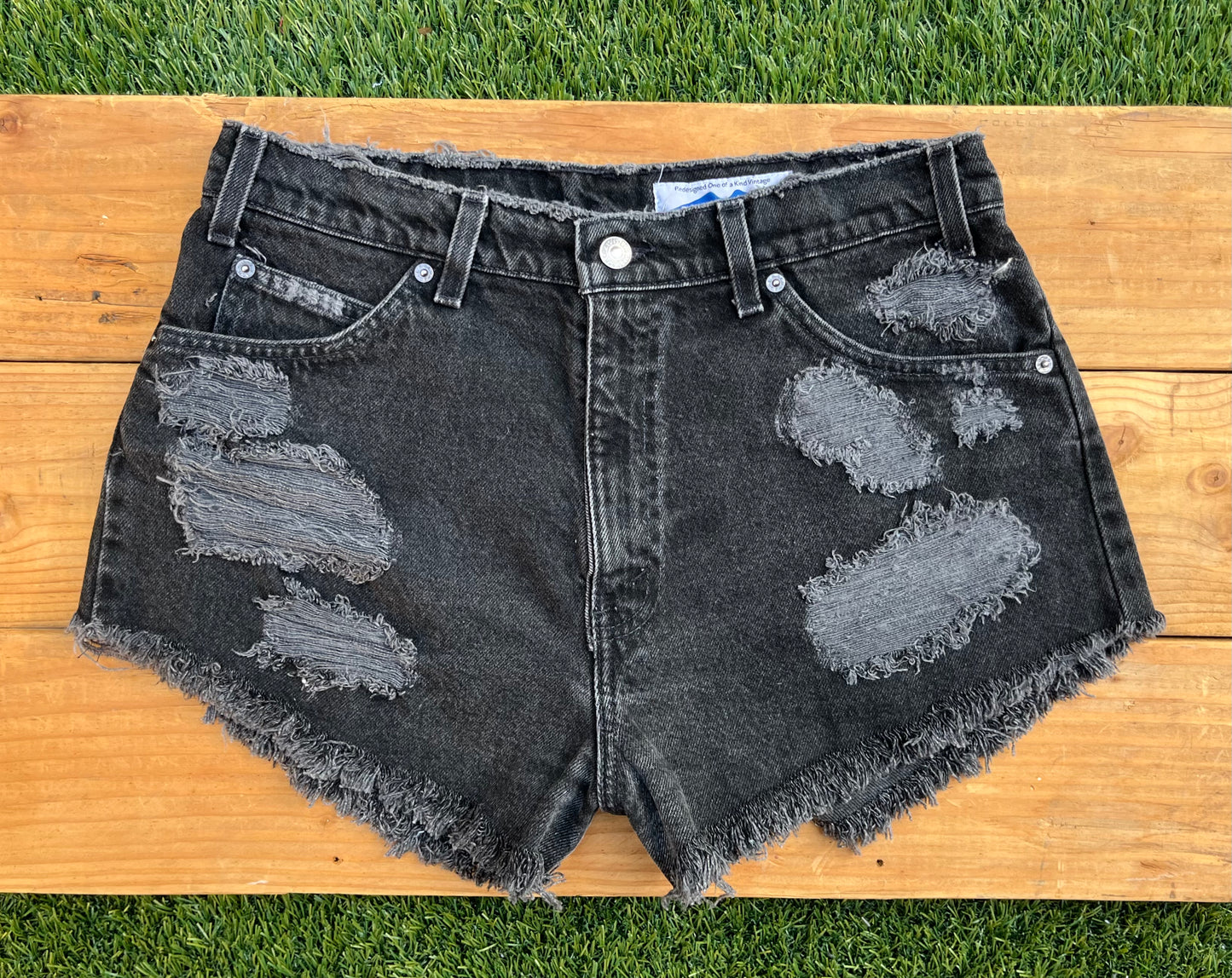 W32 Vintage Levi’s Butt Rip Short