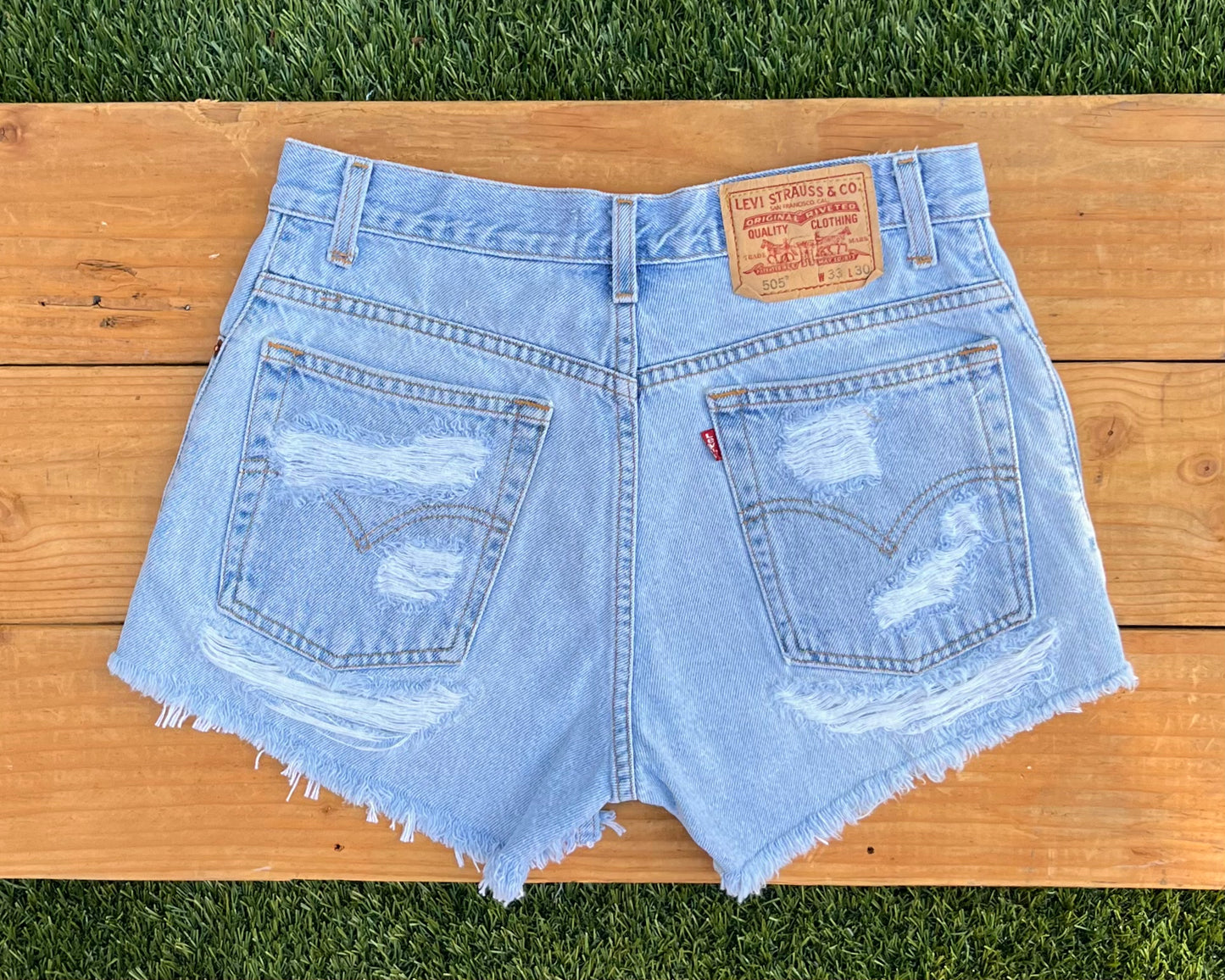 W29 Vintage Levi’s Butt Rip Short