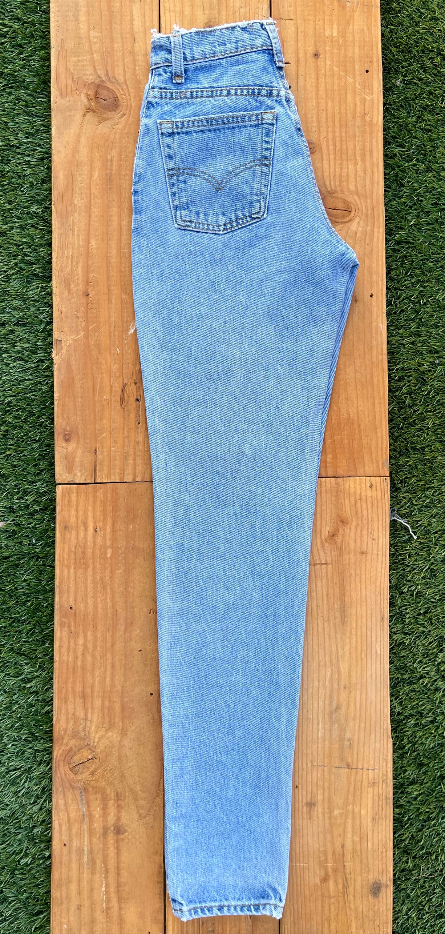 W24 512 Vintage Levi’s Plain Jean