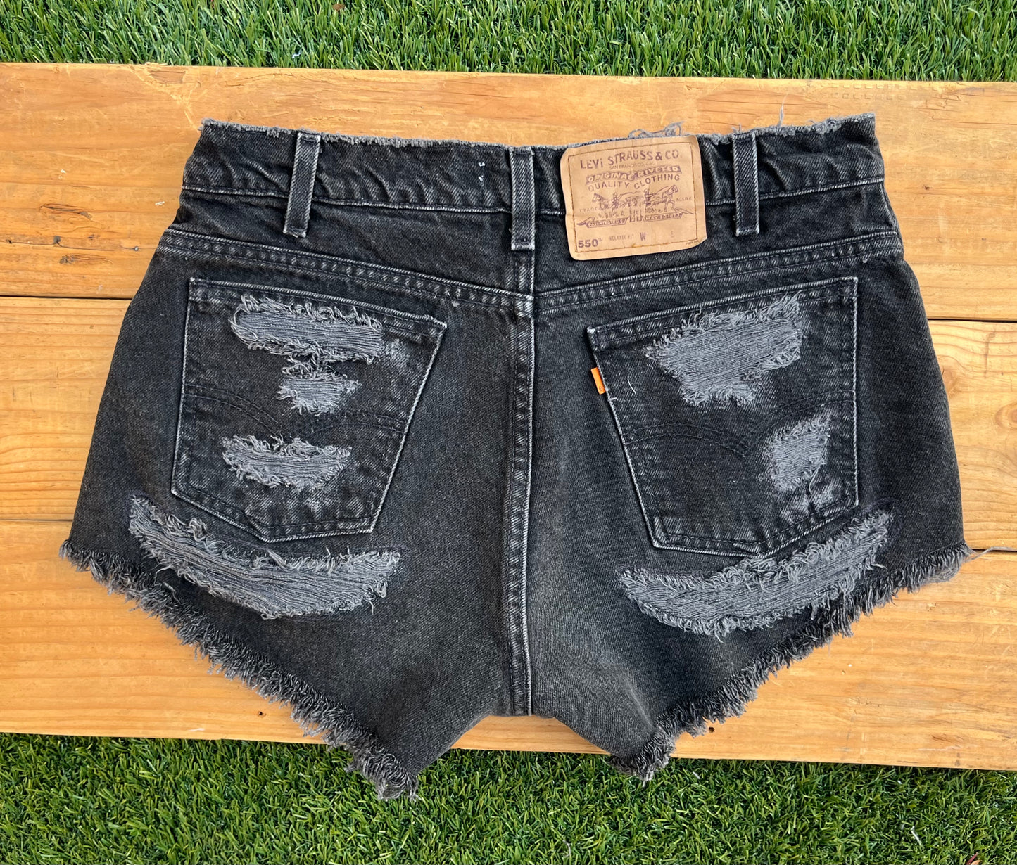 W32 Vintage Levi’s Butt Rip Short