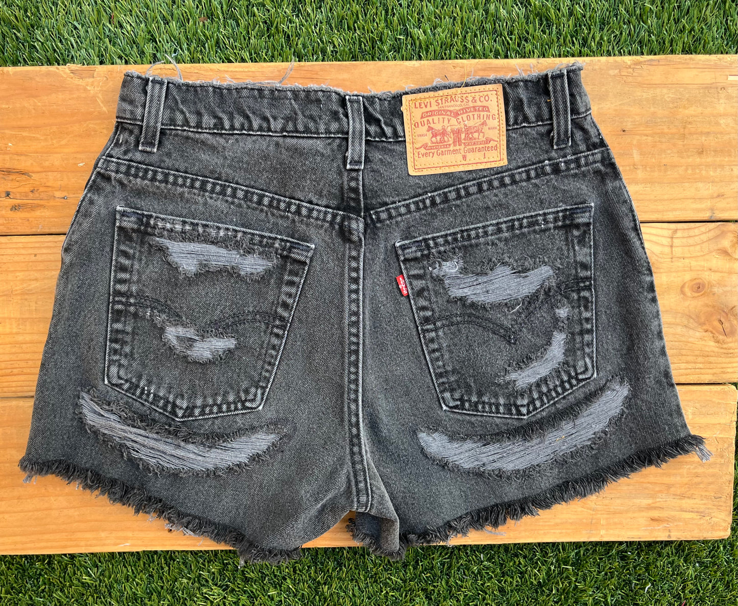 W31 Vintage Levi’s Butt Rip Jean