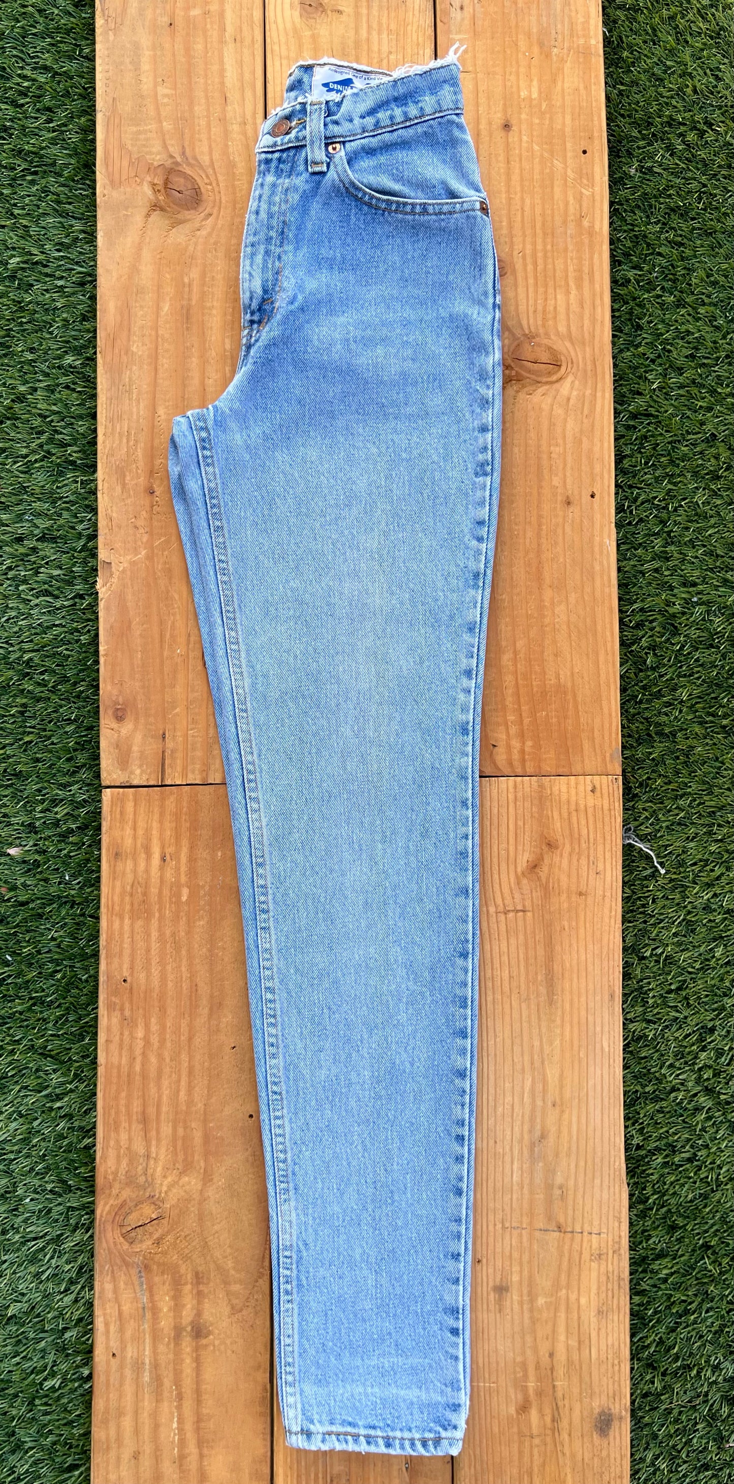 W24 512 Vintage Levi’s Plain Jean