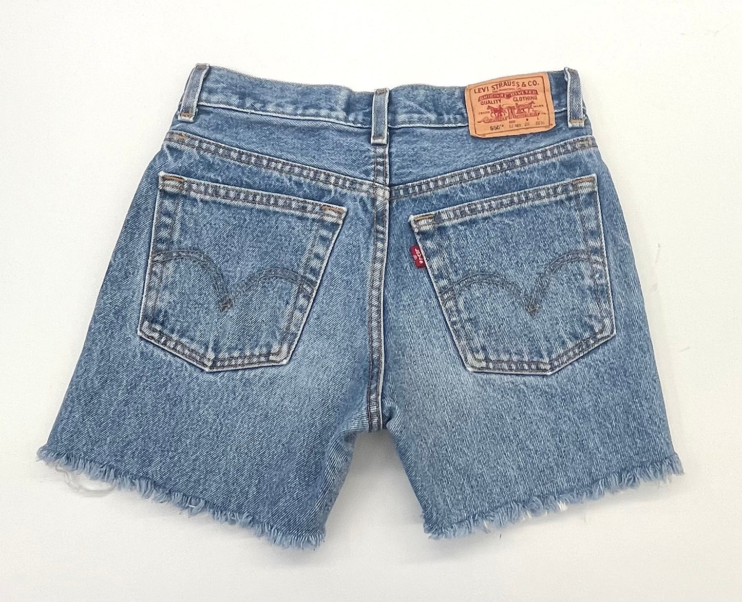 W24 Vintage Levi’s Mid Shorts