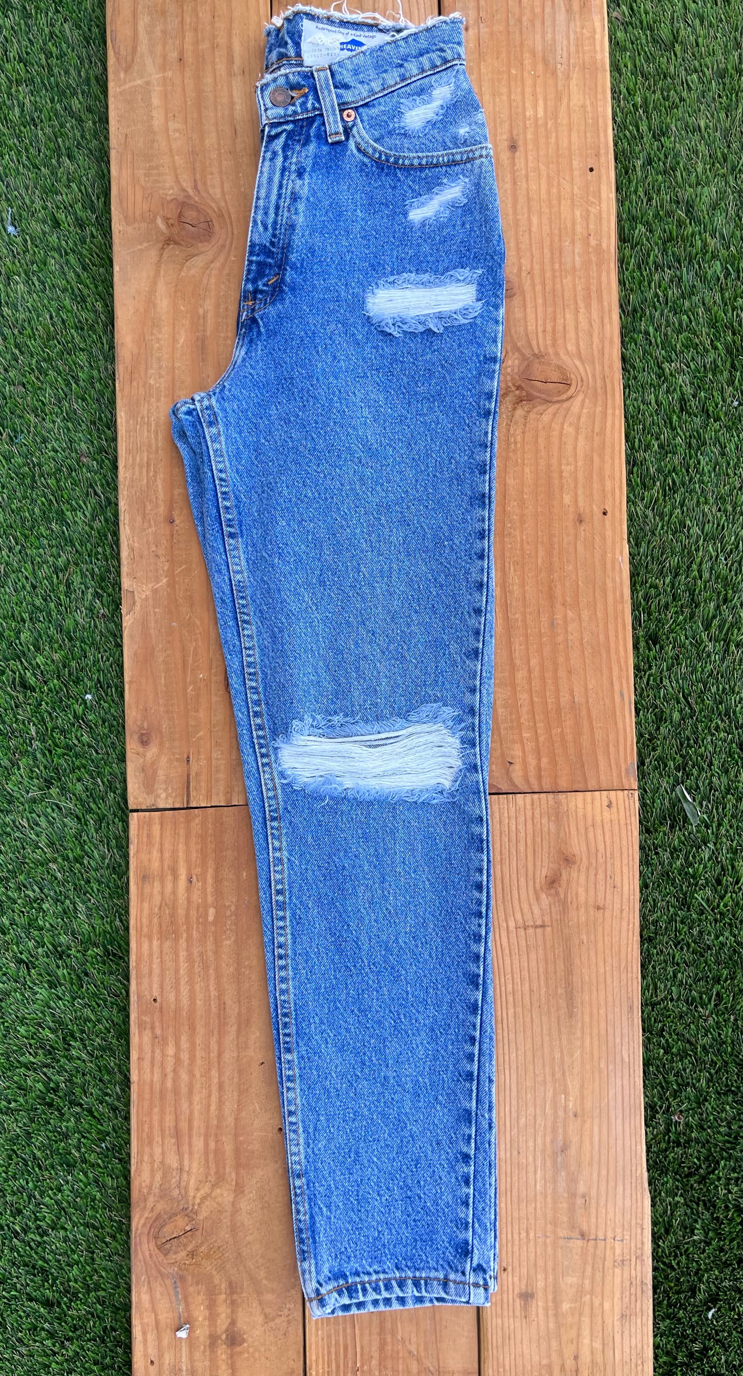 W25 512 Vintage Levi's Butt Rip Jean