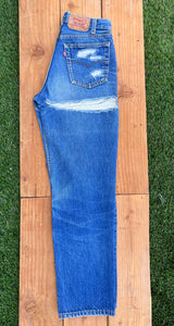 W24 501 Vintage Levi's Butt Rip Jean