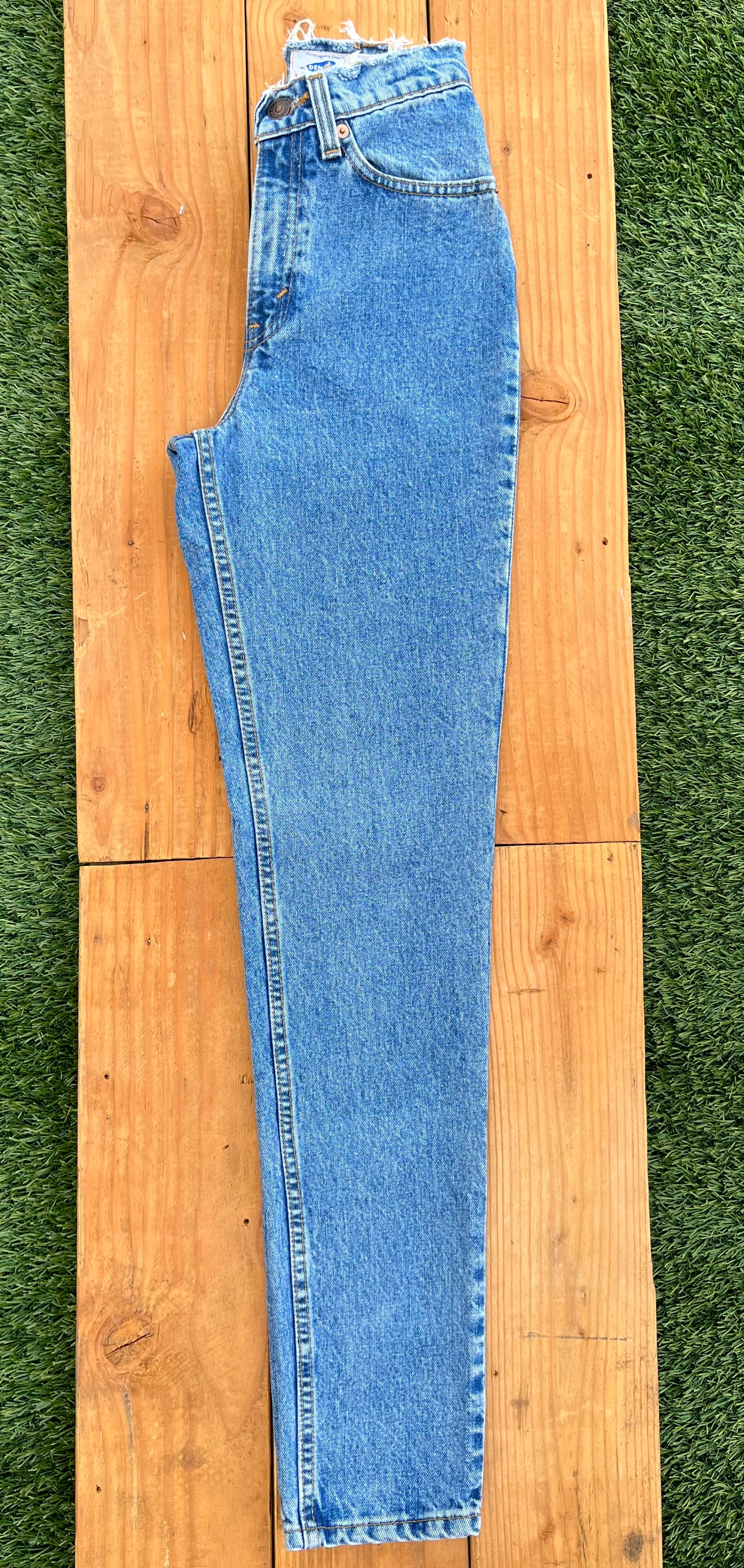W24 512 Vintage Levi's Plain Jean