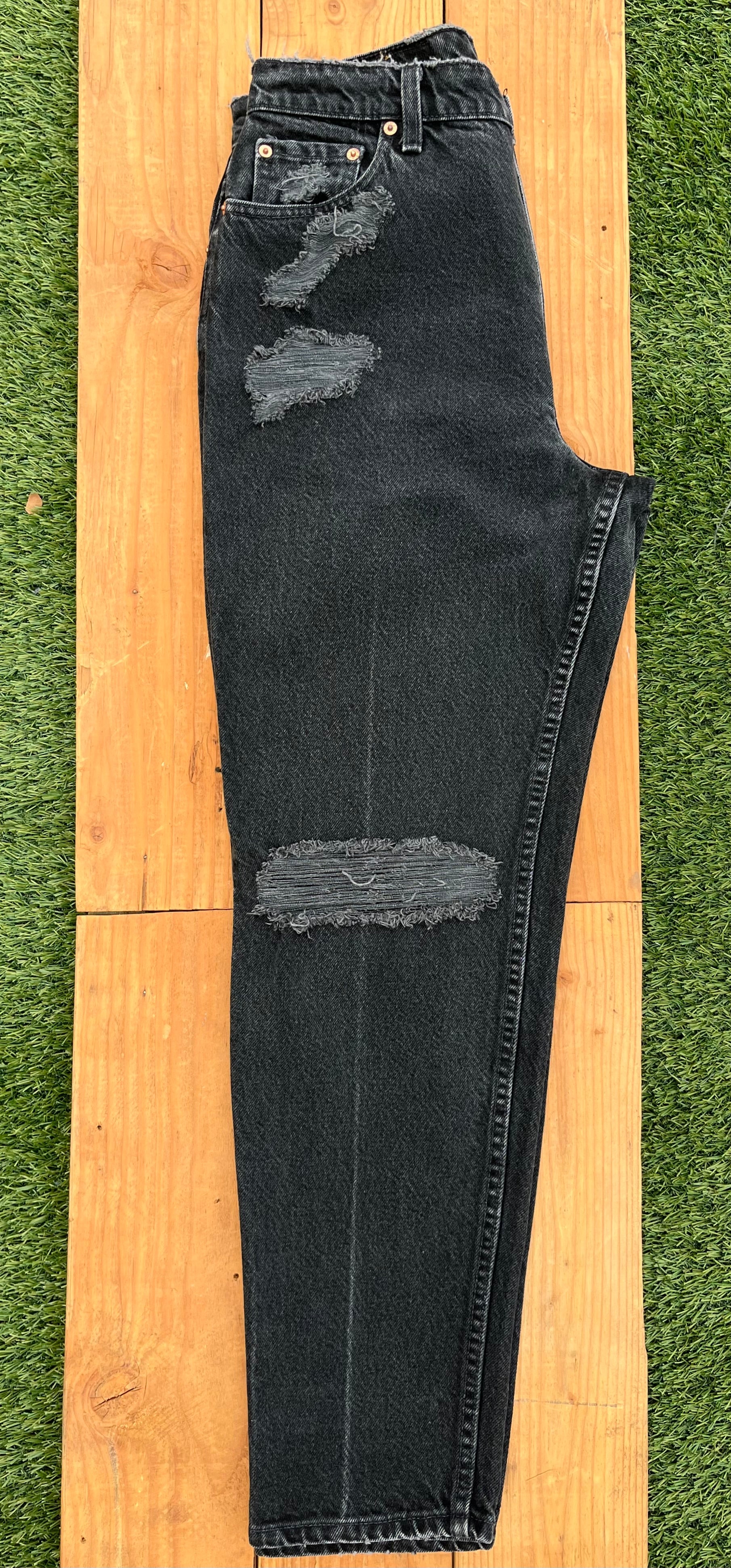 W32 551 Vintage Levi's Butt Rip Jean