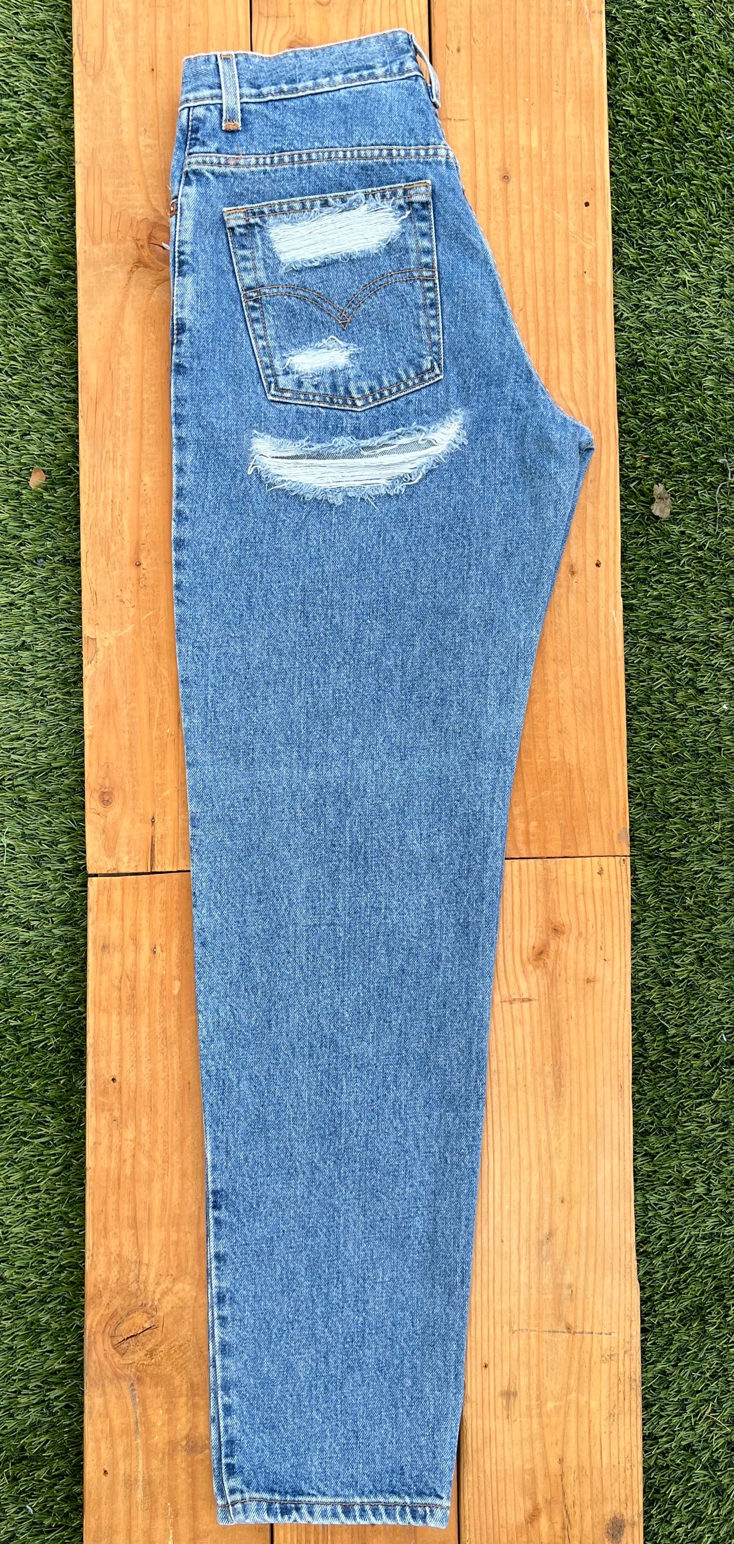 W30 550 Vintage Levi's Butt Rip Jean