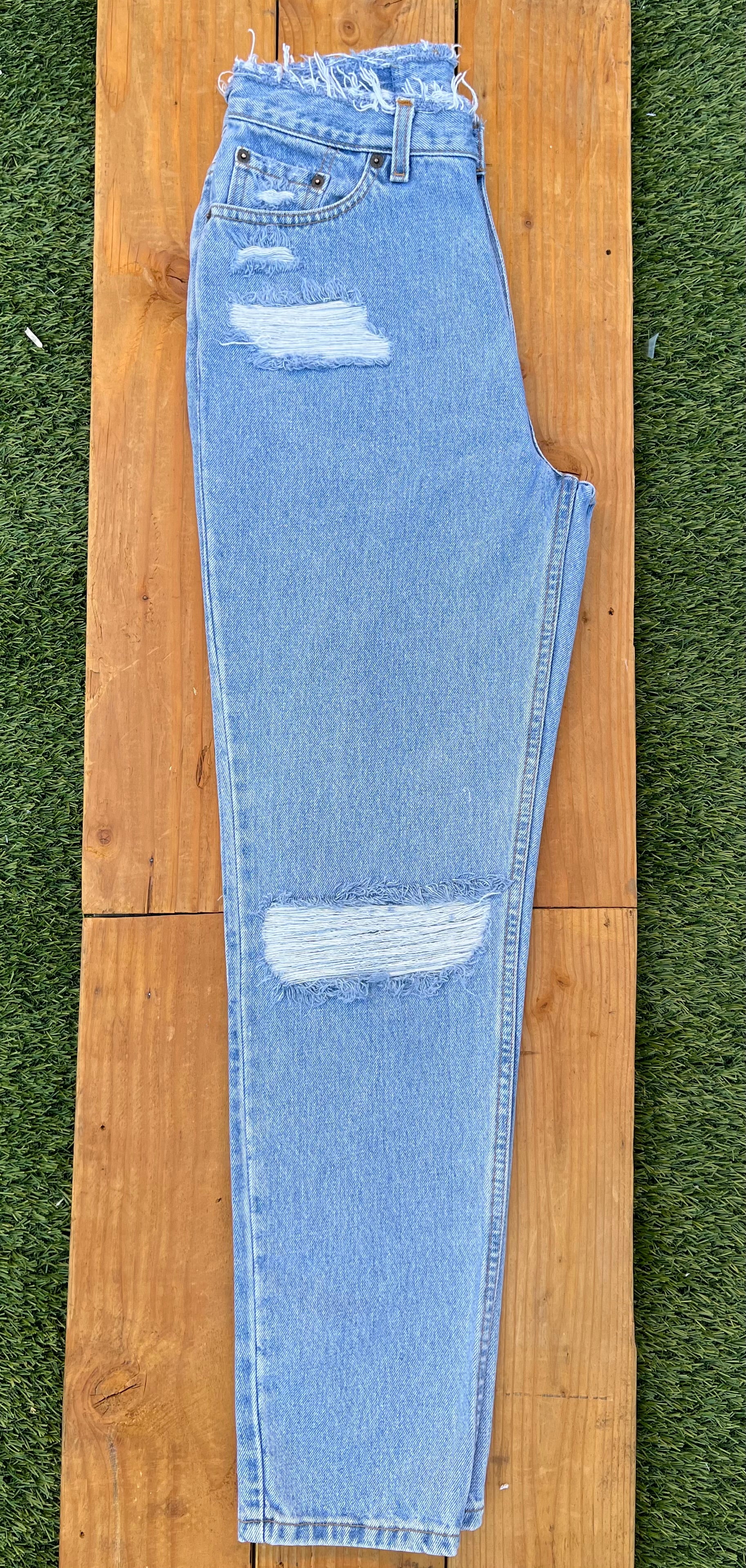 W30 512 Vintage Levi's Butt Rip Jean