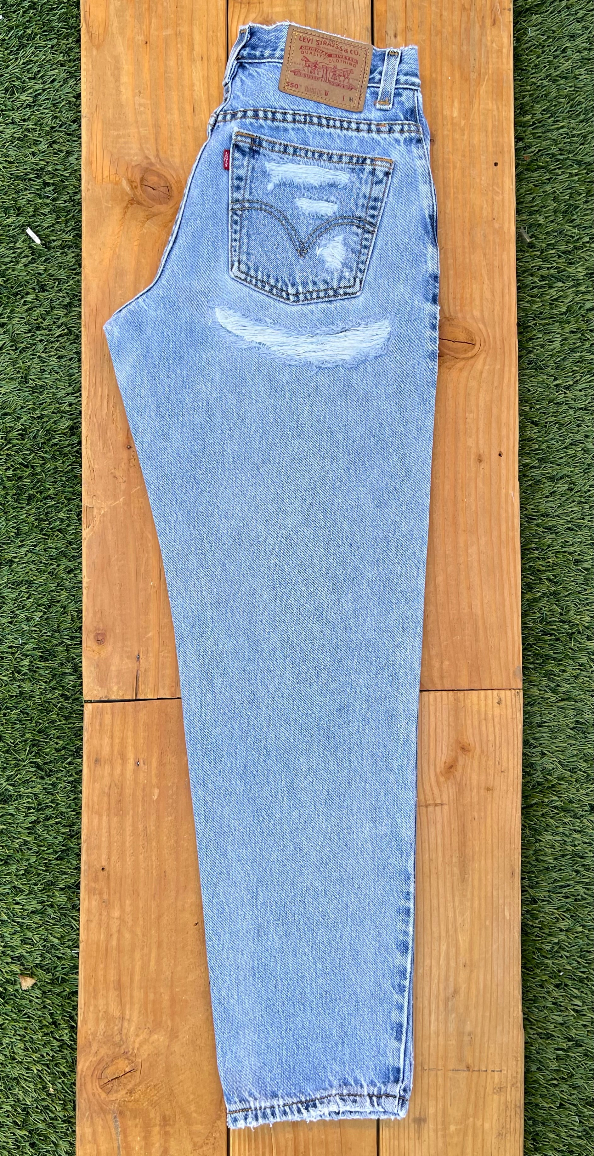 W29 550 Vintage Levi's Butt Rip Jean