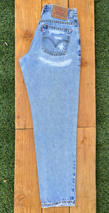 W29 550 Vintage Levi's Butt Rip Jean