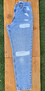 W29 550 Vintage Levi's Butt Rip Jean