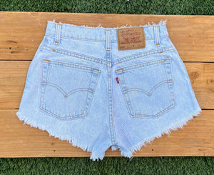 W28 550 Vintage Levi's Plain Short