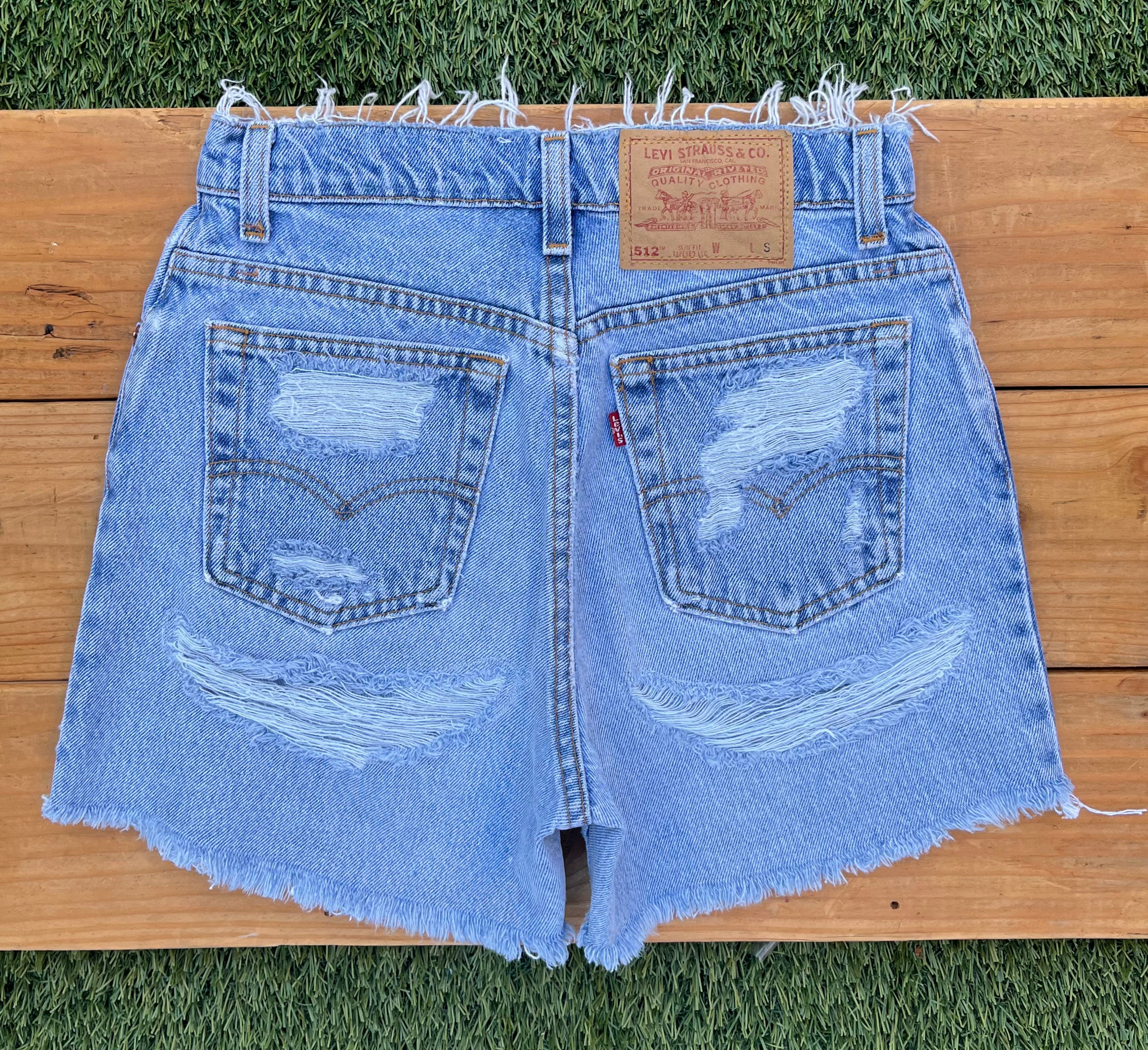 W27 512 Vintage Levi s Butt Rip Short