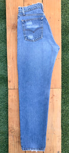 W28 560 Vintage Levi's Jean