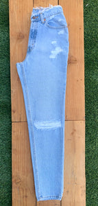 W26 512 Vintage Levi's Butt Rip Jean