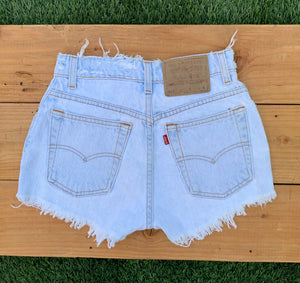W25 512 Vintage Levi's Plain Short