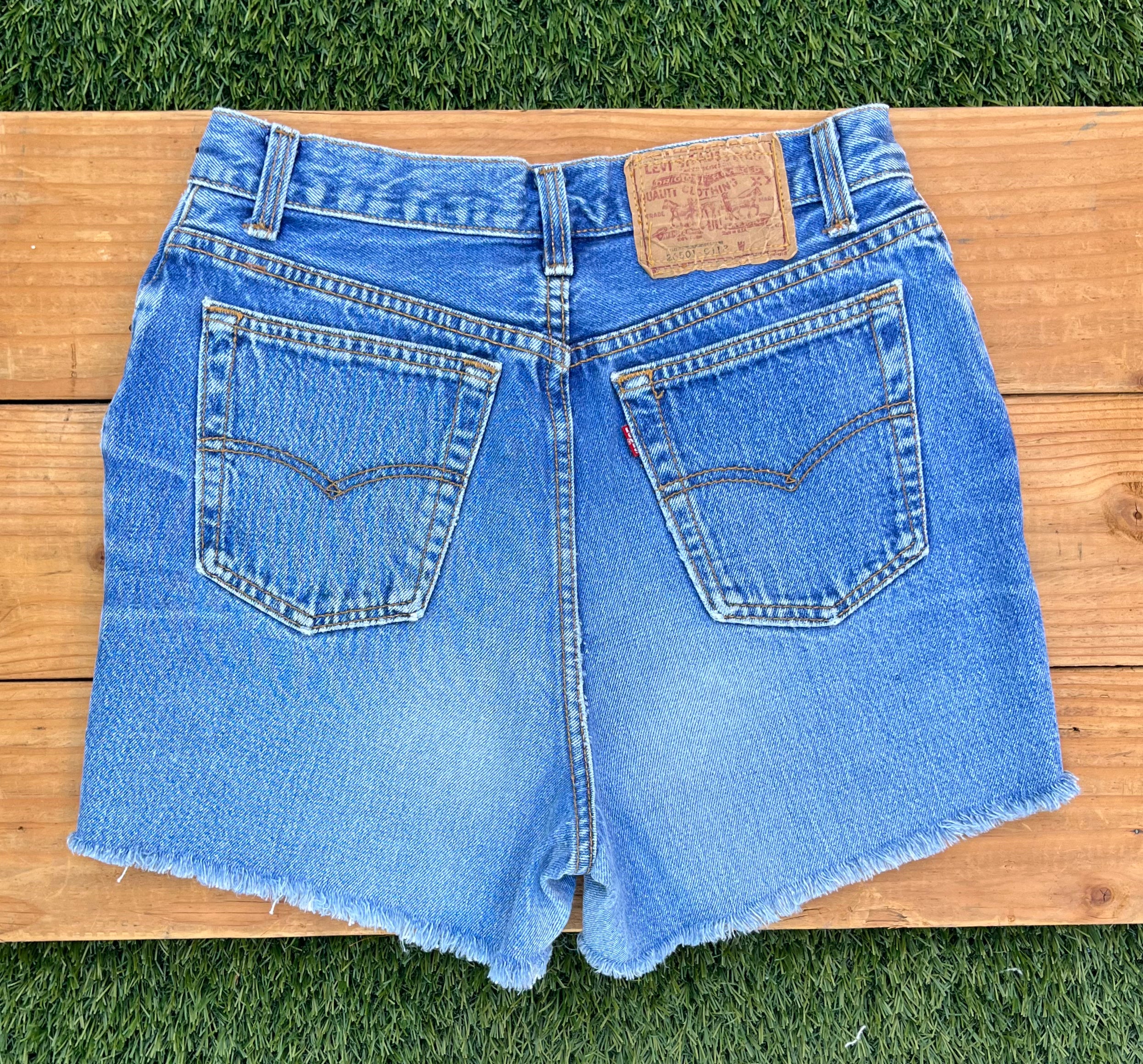 W28 501 Vintage Levi's Short