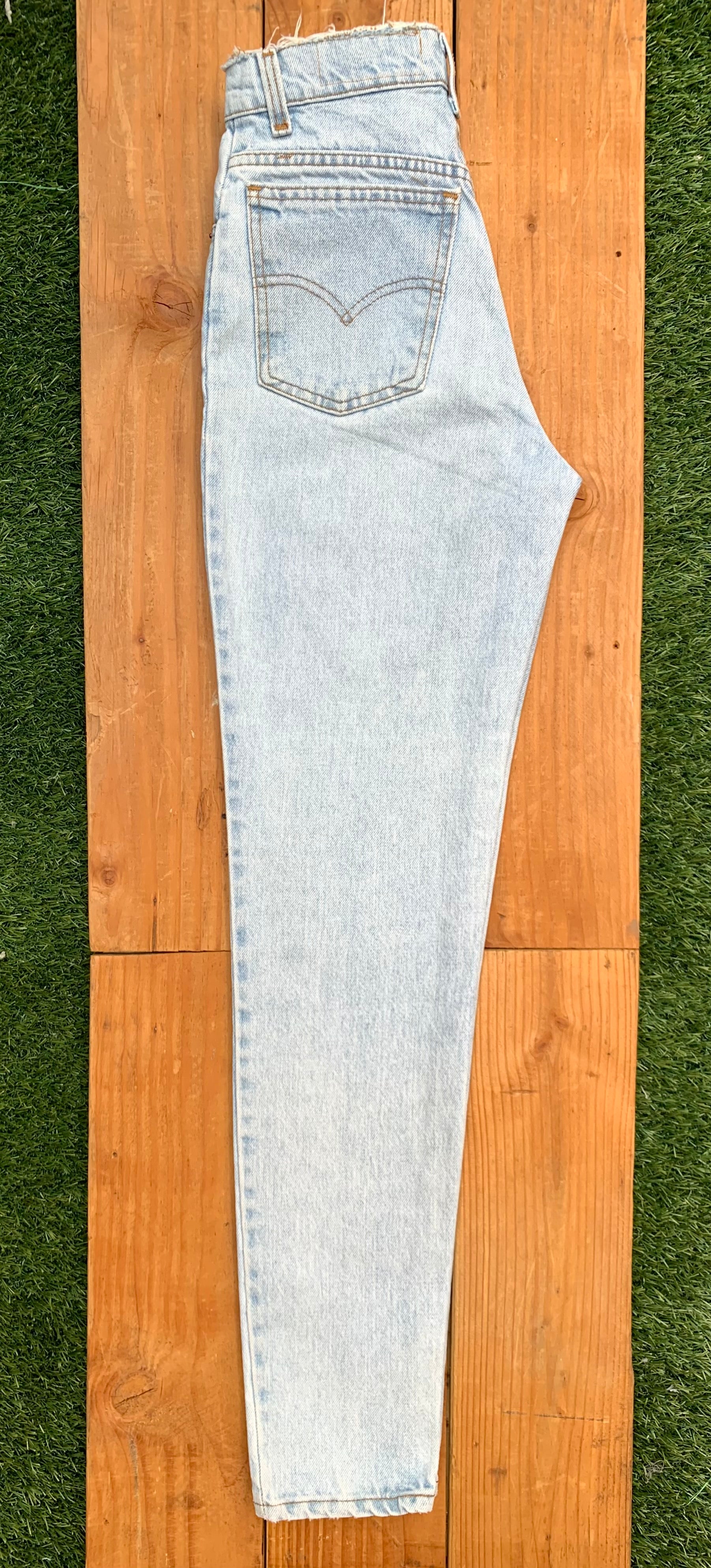 W25 912 Vintage Levi's Plain Jean