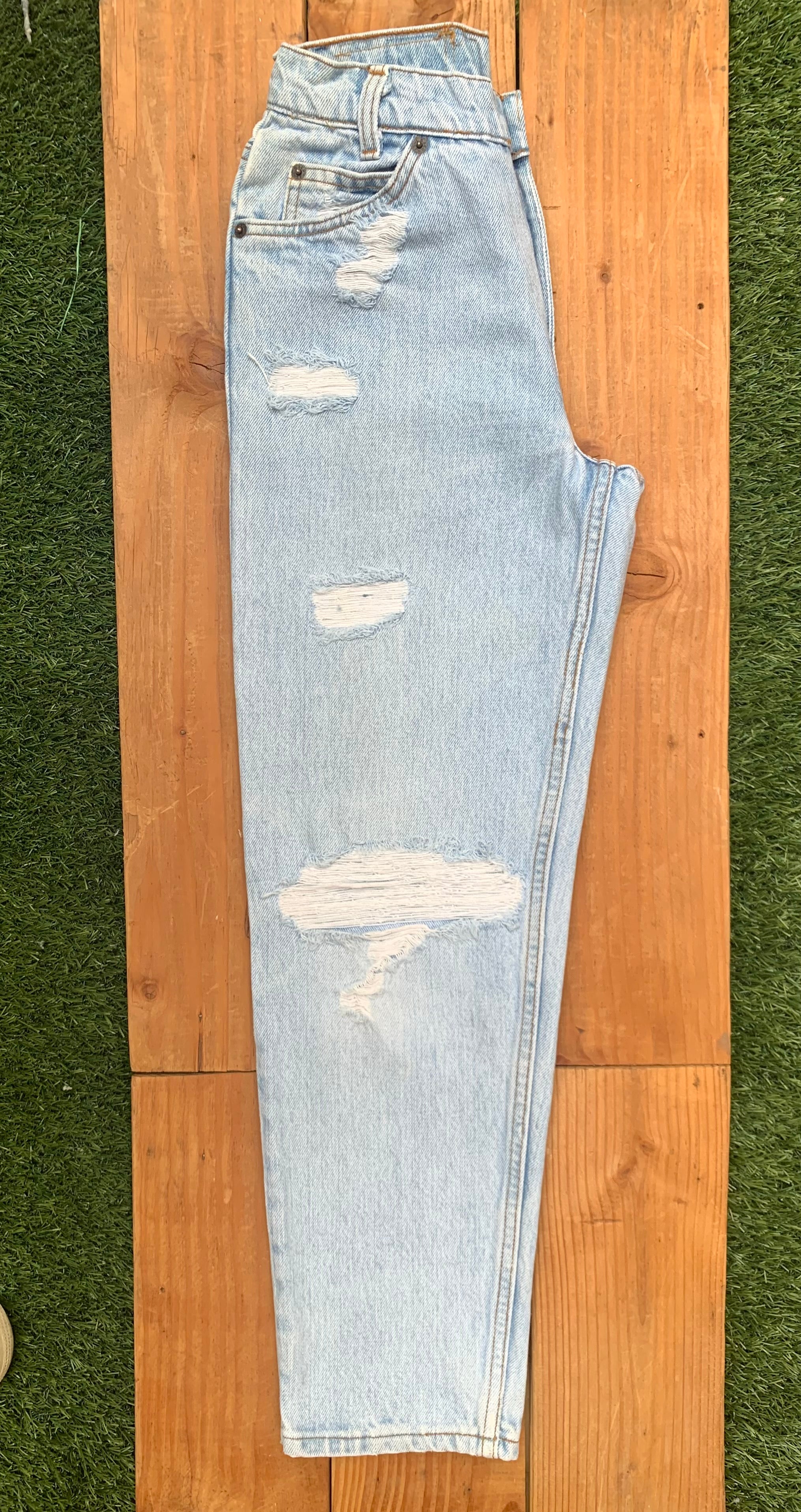 W25 Vintage Levi's Butt Rip Jean