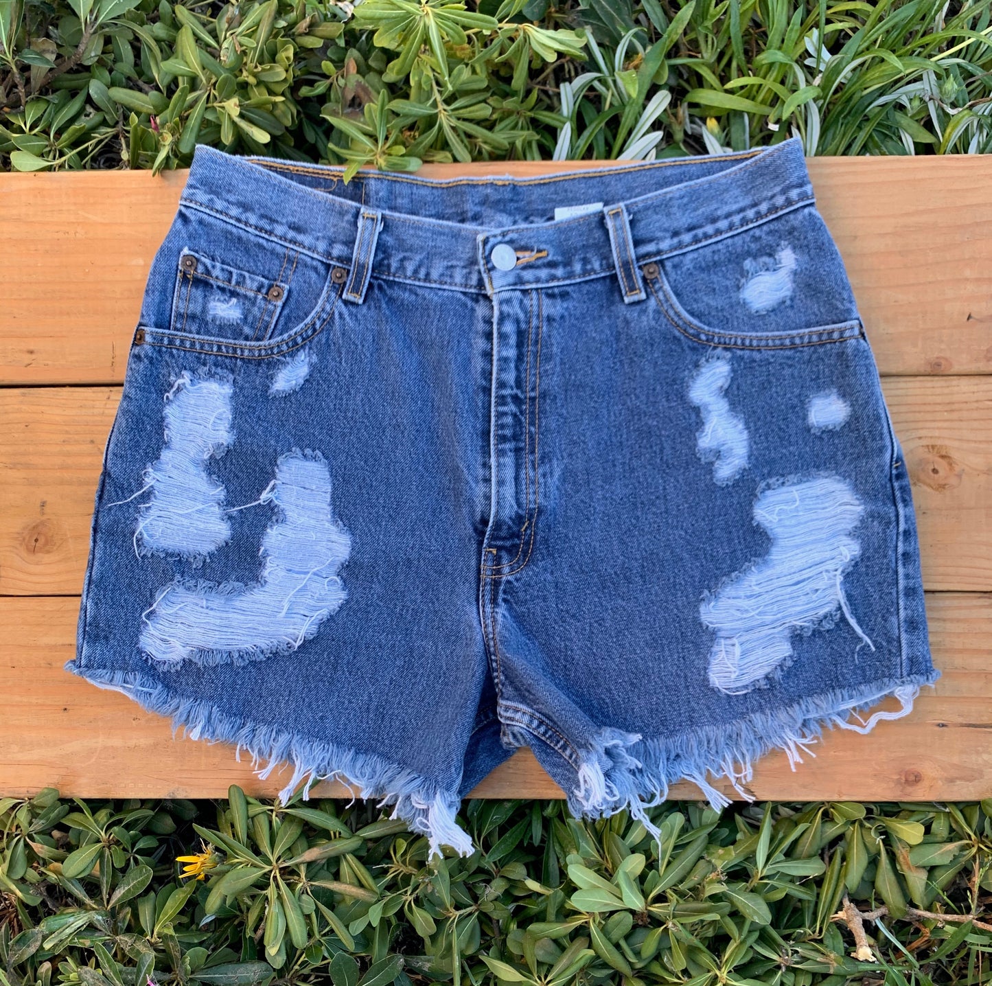 W32 Vintage Levi's Butt Rip Short