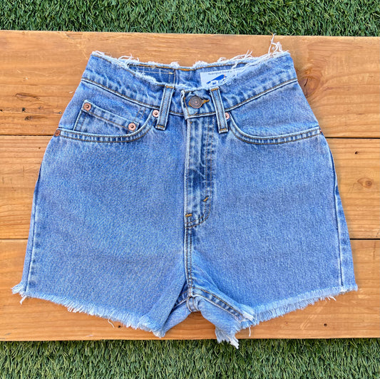 W22 512 Vintage Levi's Plain Shorts